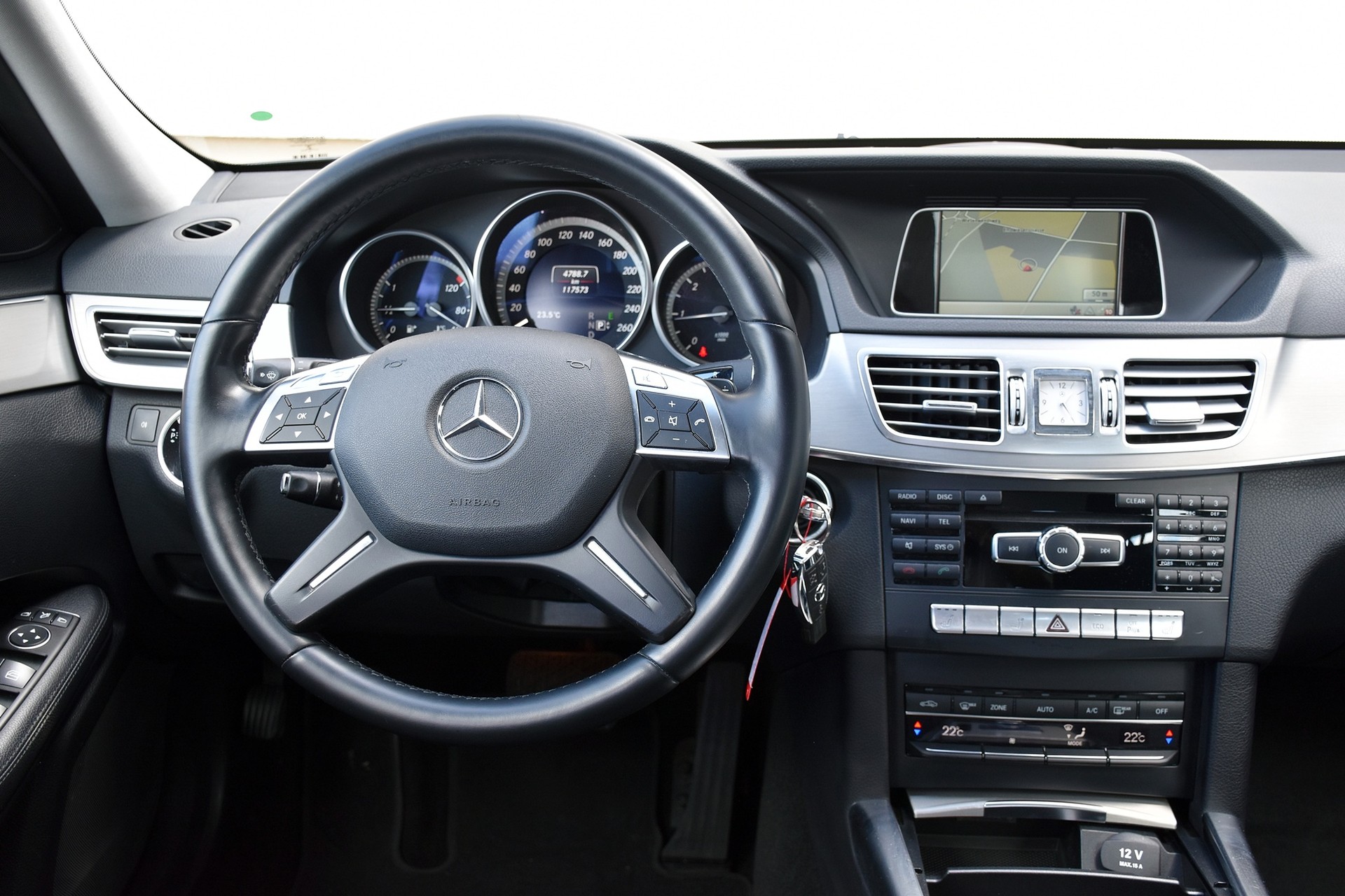 MERCEDES-BENZ E 220 CDI 7G-Tronic Classic-image-9