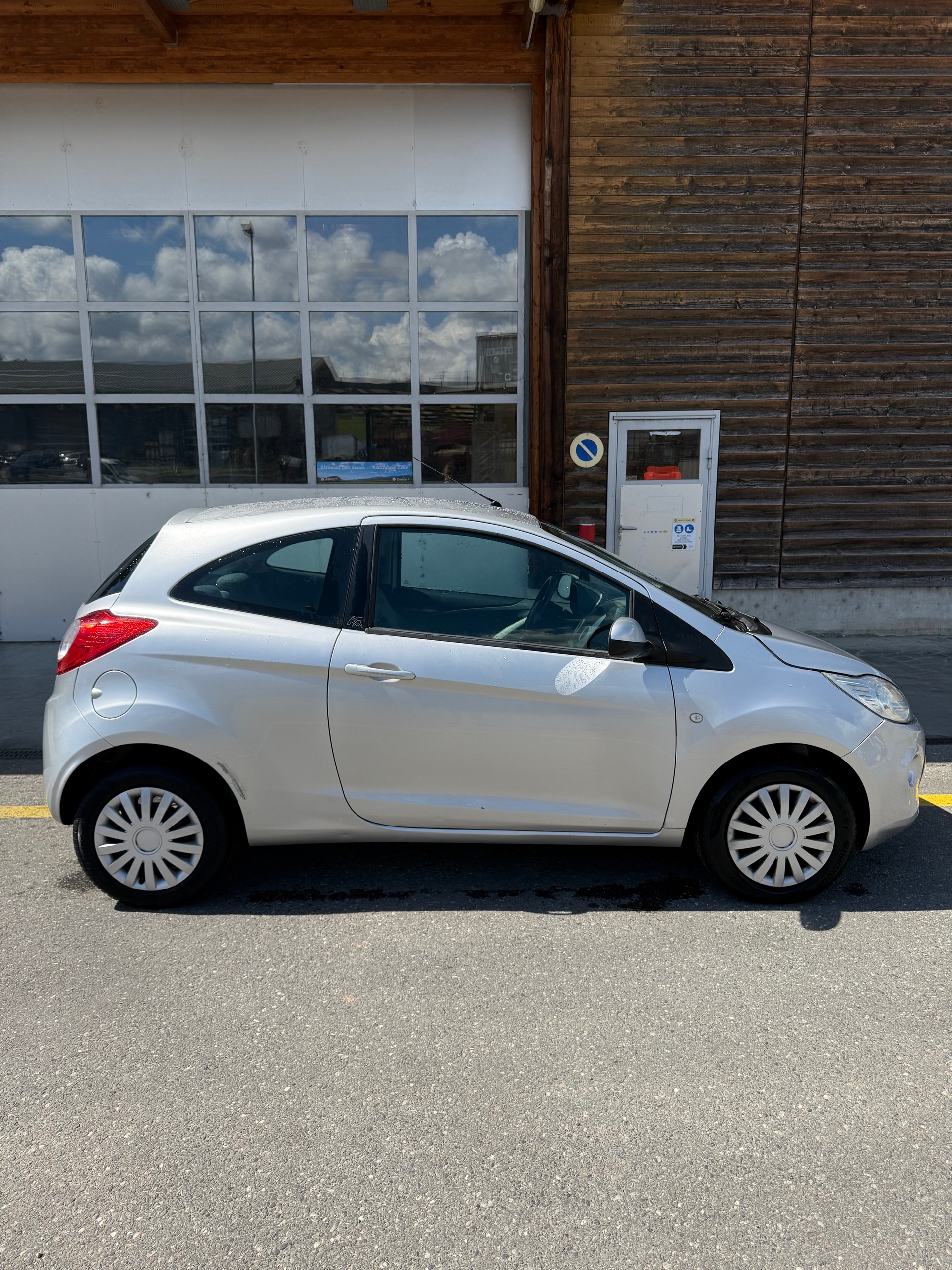 FORD KA 1.25 Titanium-image-1