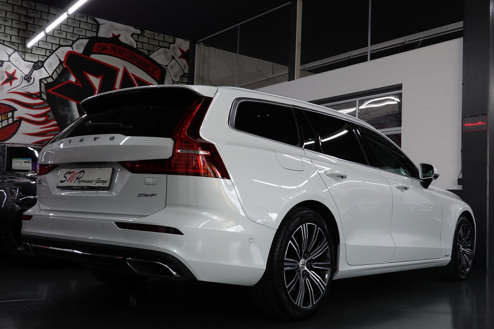 VOLVO V60 T6 eAWD TWIN ENGINE INSCRIPTION GEARTRONIC CH-FZ-image-18