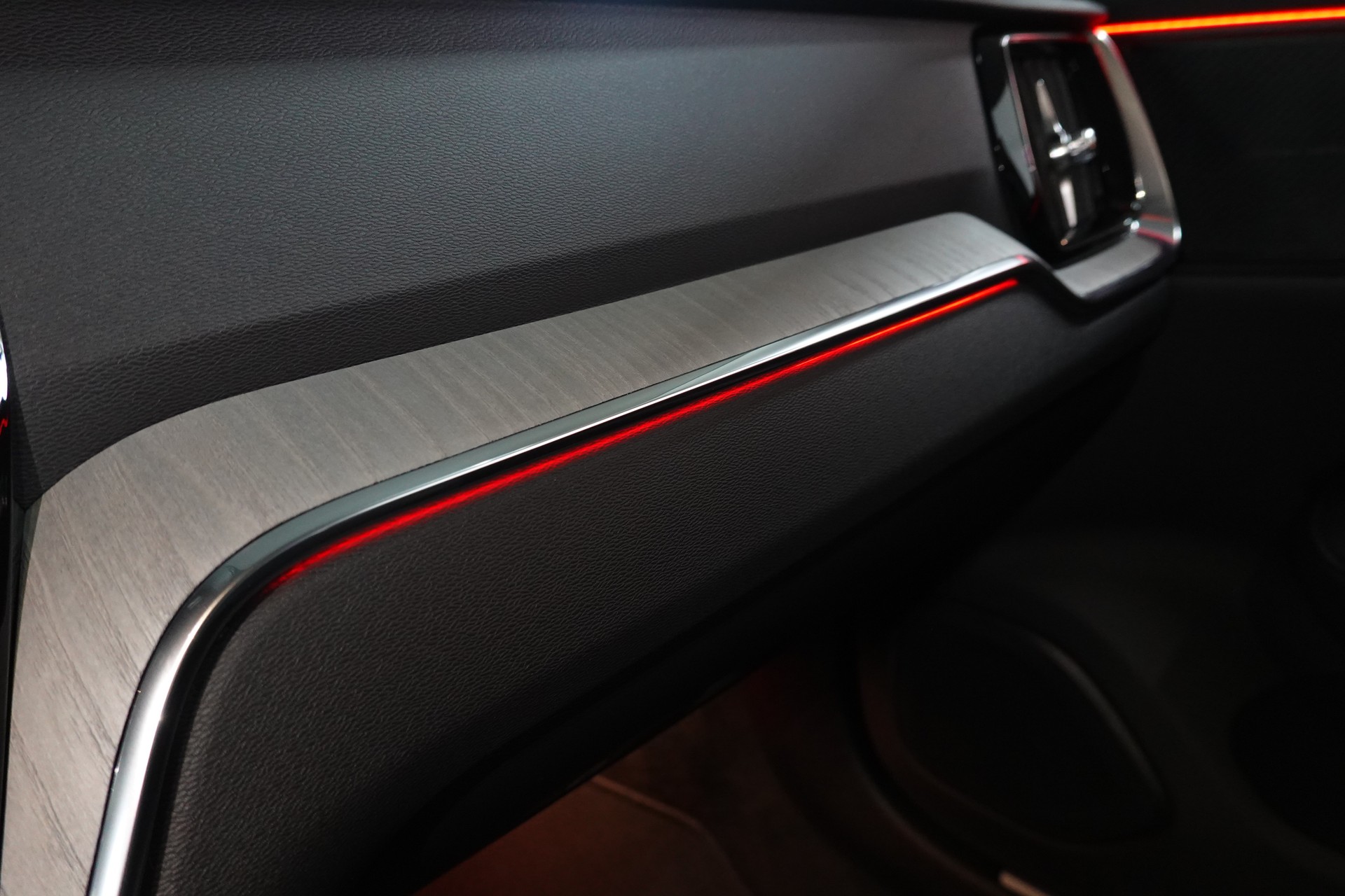VOLVO V60 T6 eAWD TWIN ENGINE INSCRIPTION GEARTRONIC CH-FZ-image-30