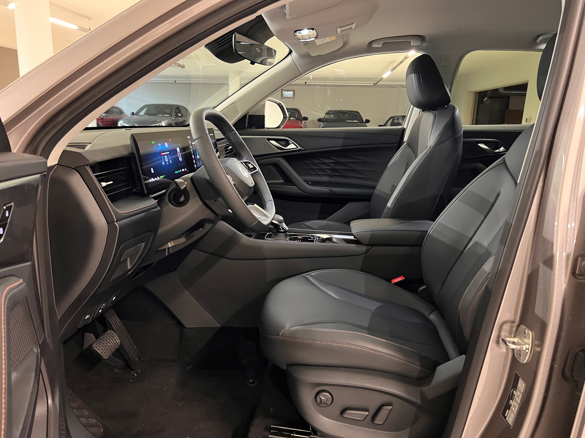 MG HS 1.5 T PHEV Luxury-image-8