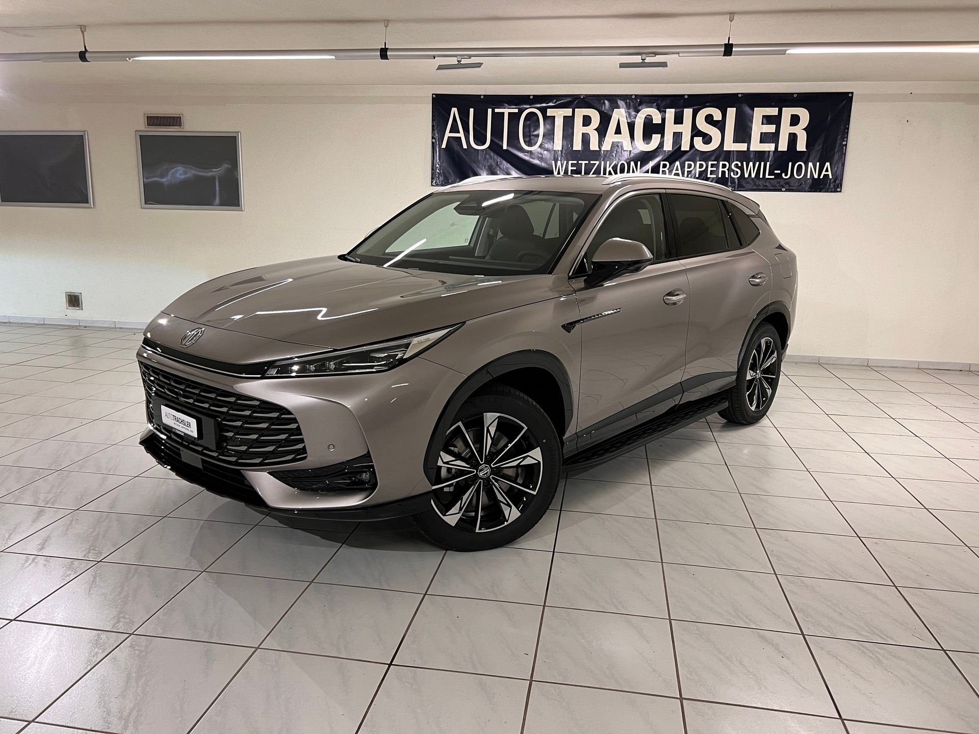 MG HS 1.5 T PHEV Luxury-image-0