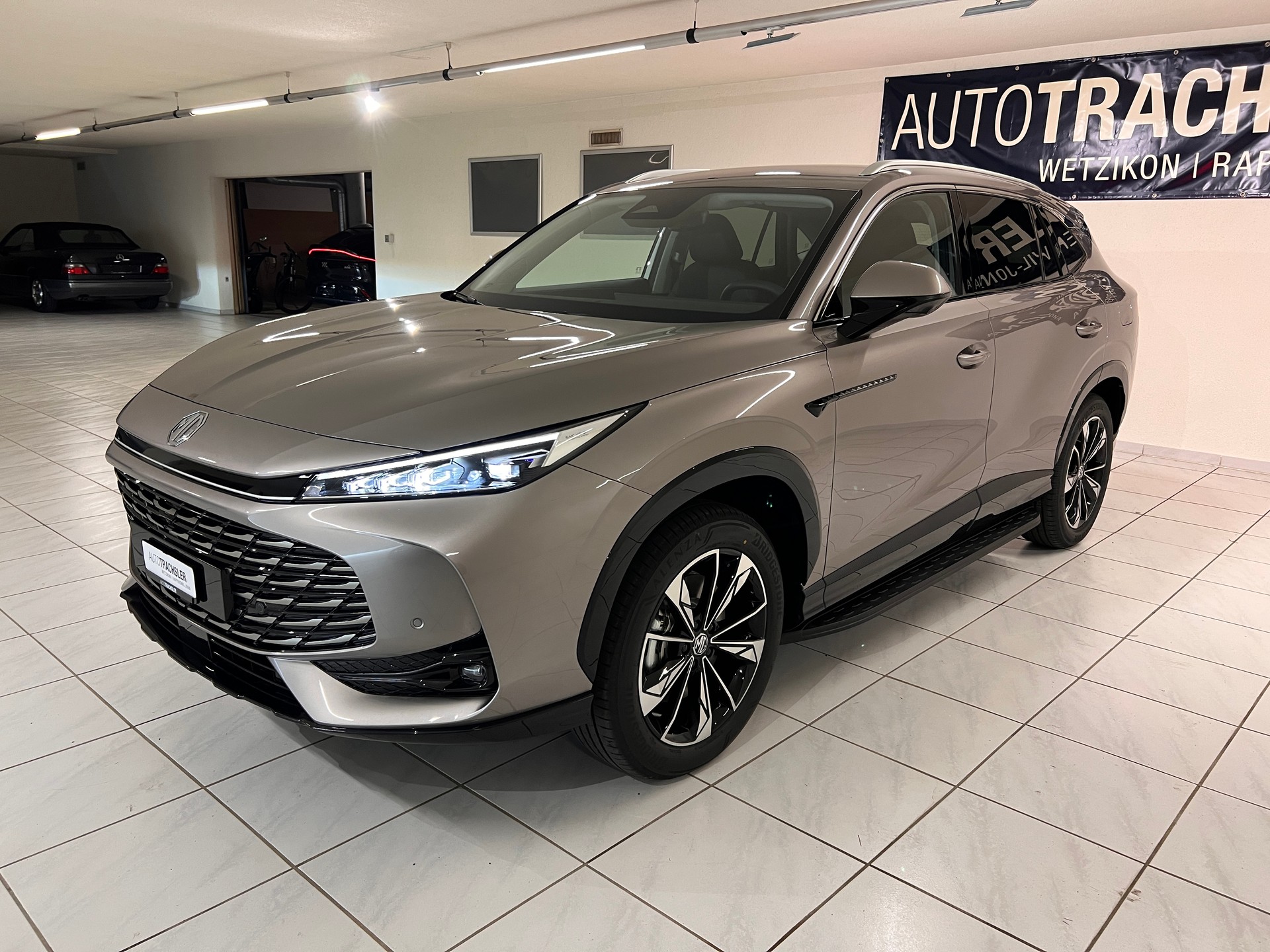 MG HS 1.5 T PHEV Luxury-image-2