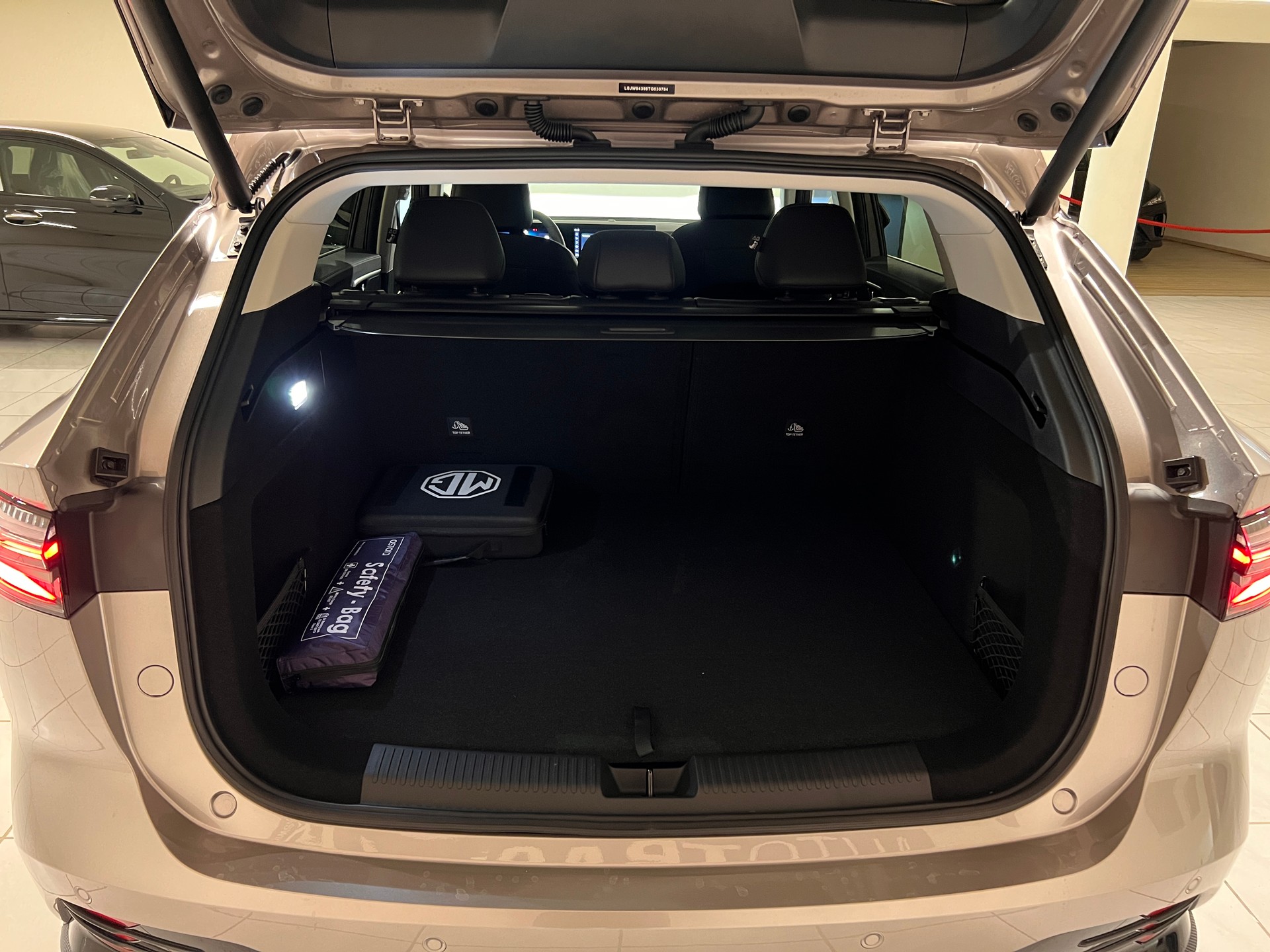 MG HS 1.5 T PHEV Luxury-image-6