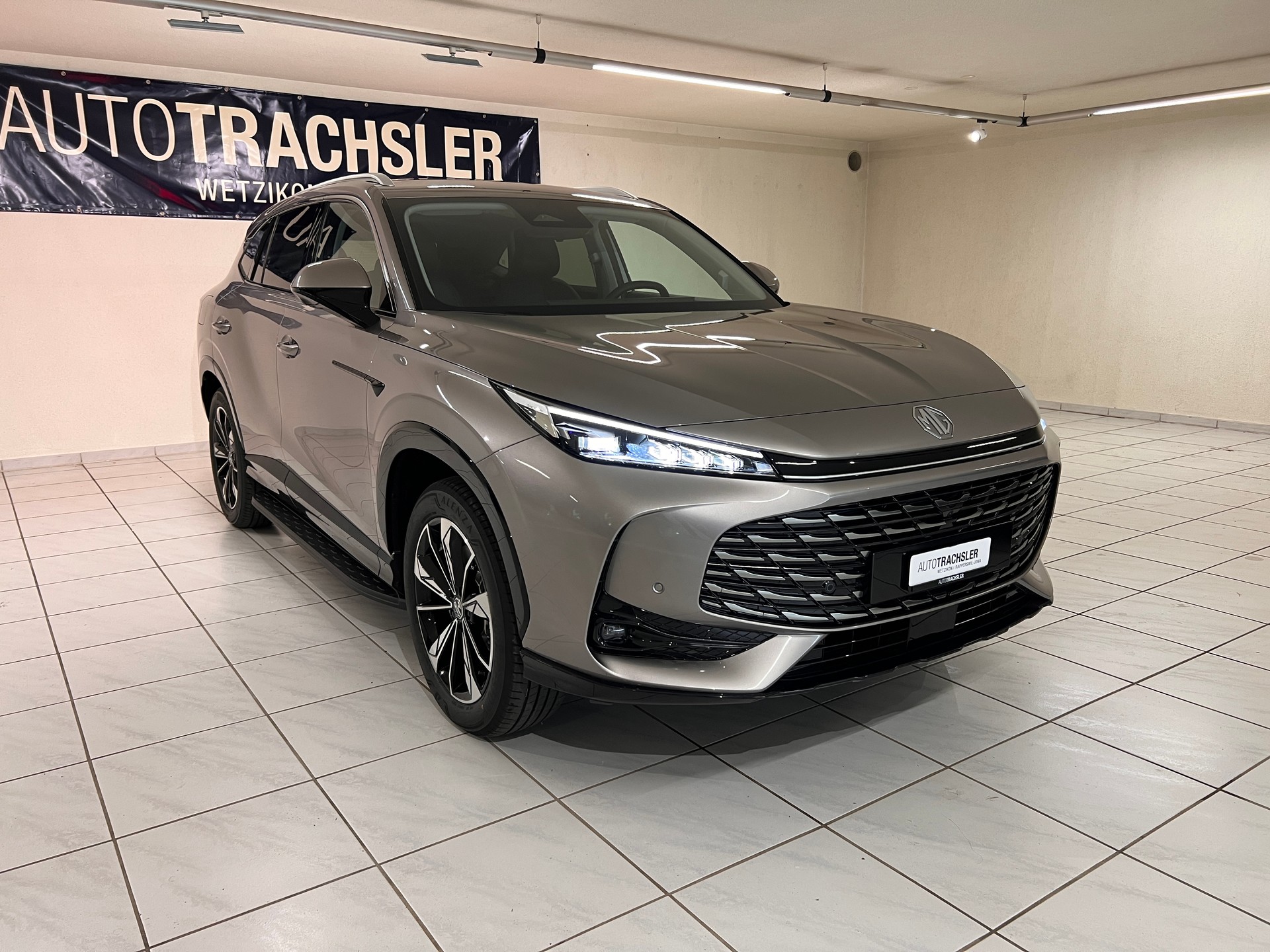 MG HS 1.5 T PHEV Luxury-image-3