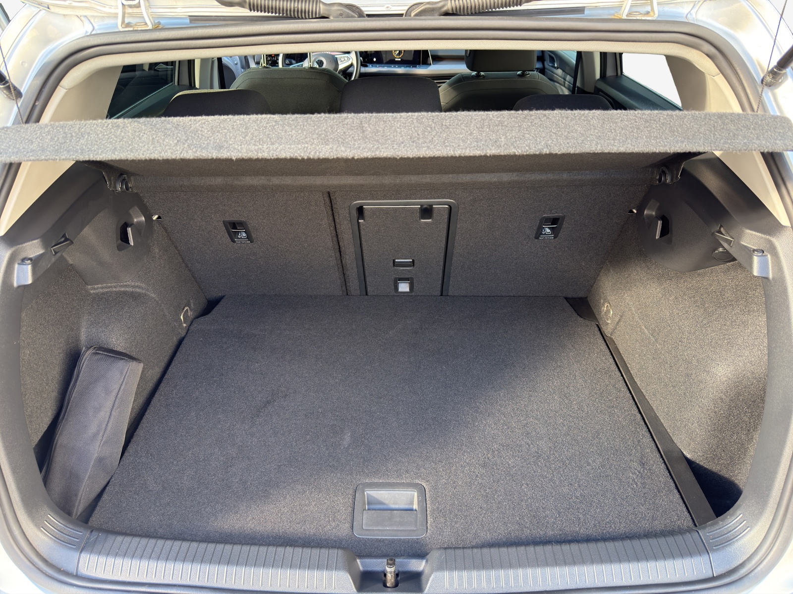 VW Golf 1.5 eTSI mHEV ACT Style DSG-image-12