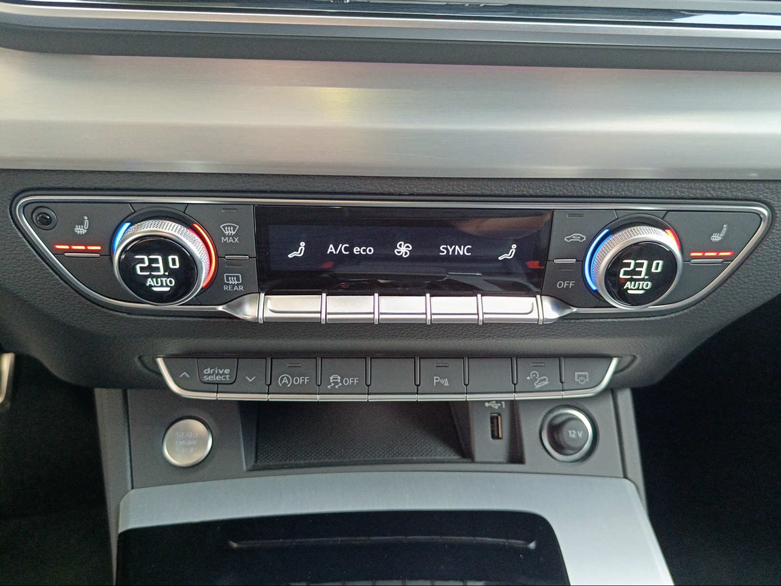 AUDI Q5 40 TDI Black Edition quattro S-tronic-image-13