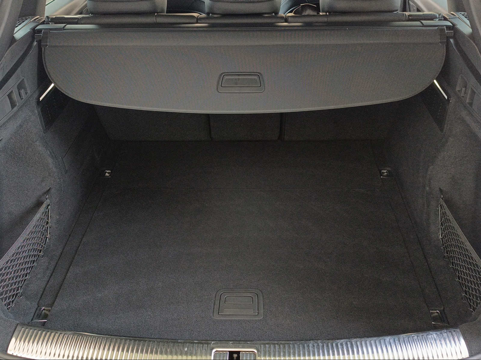 AUDI Q5 40 TDI Black Edition quattro S-tronic-image-6