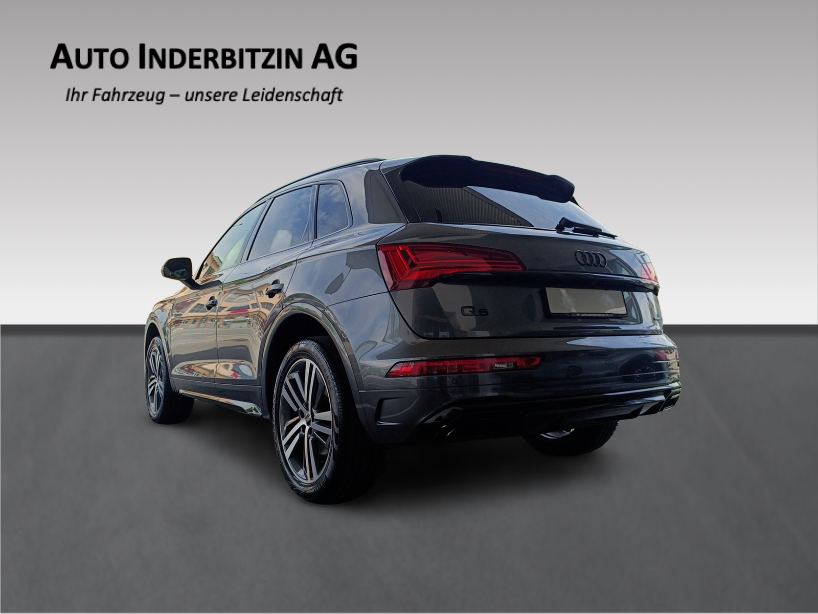AUDI Q5 40 TDI Black Edition quattro S-tronic-image-4