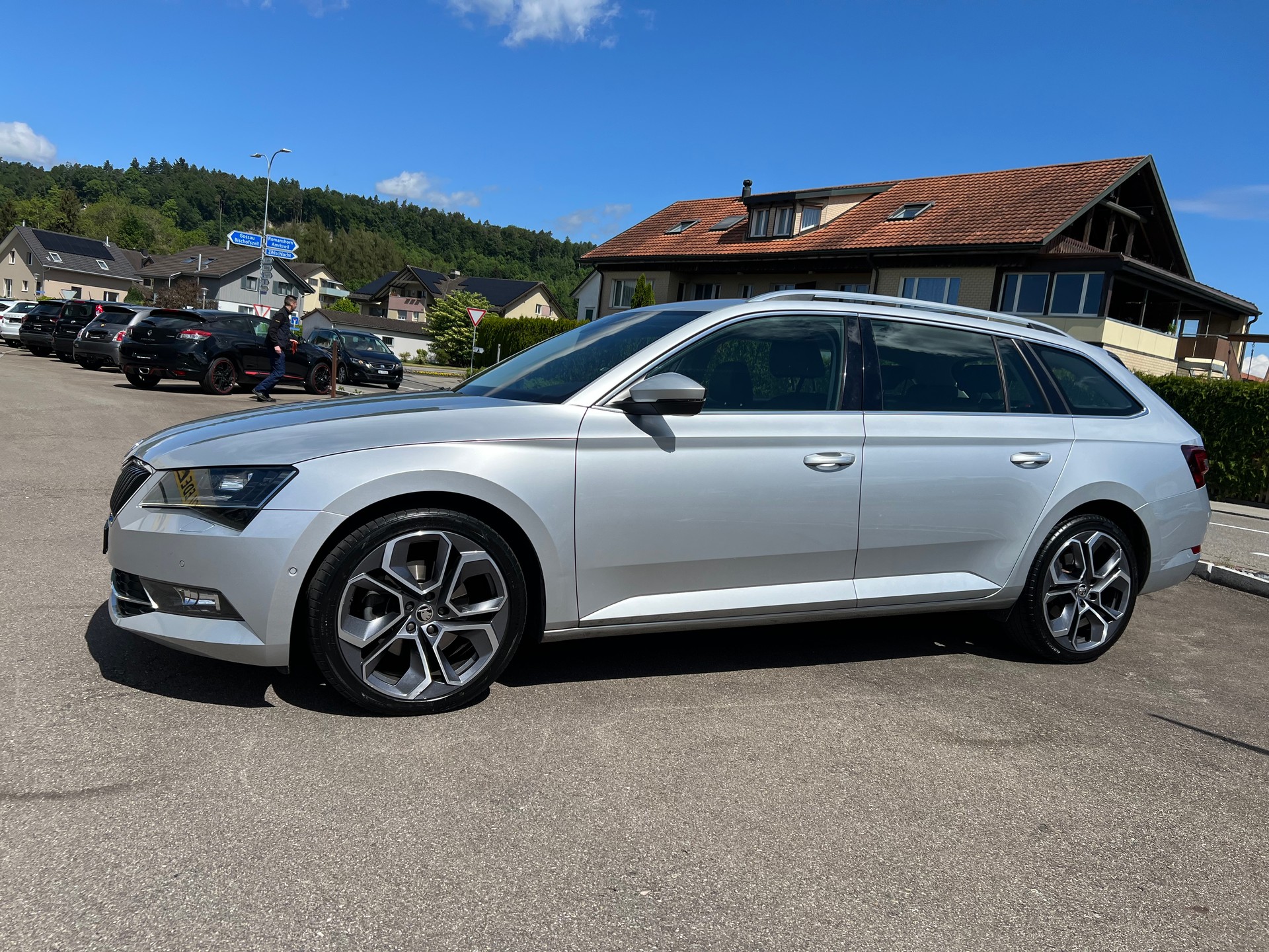 SKODA Superb Combi 2.0 TDi Style 4x4 DSG-image-0