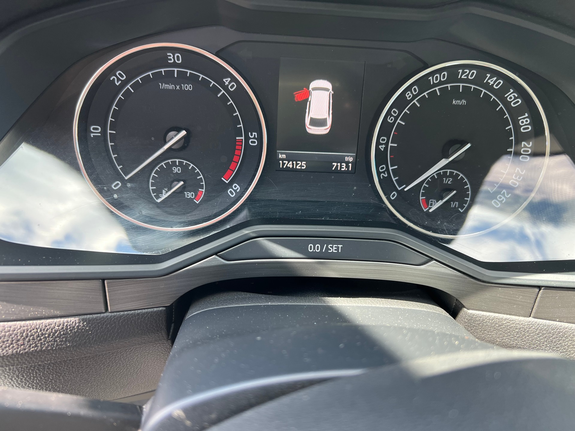 SKODA Superb Combi 2.0 TDi Style 4x4 DSG-image-13