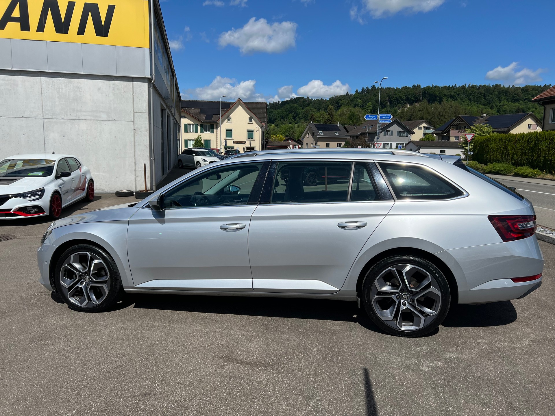 SKODA Superb Combi 2.0 TDi Style 4x4 DSG-image-9