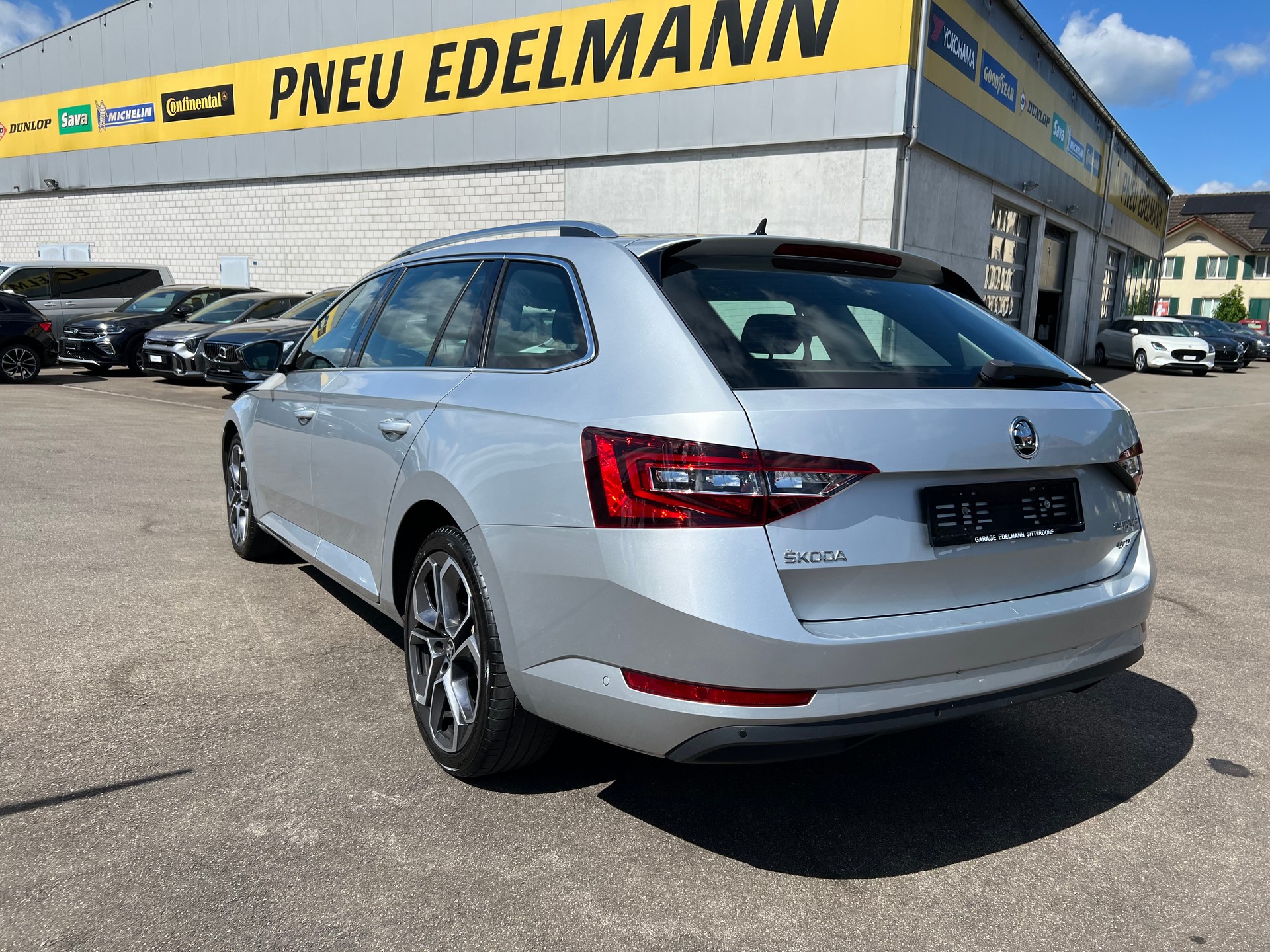 SKODA Superb Combi 2.0 TDi Style 4x4 DSG-image-8