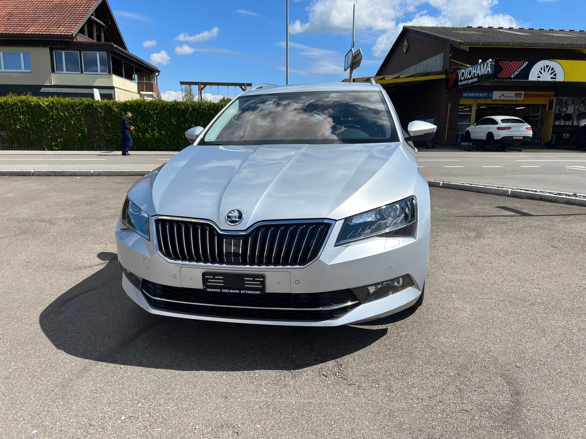 SKODA Superb Combi 2.0 TDi Style 4x4 DSG-image-2