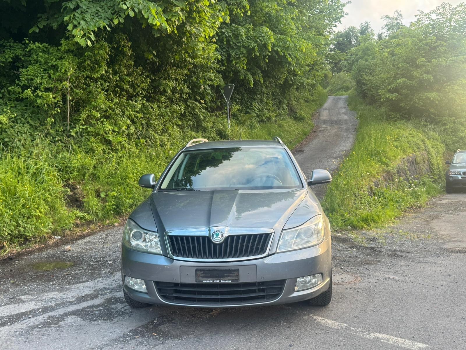 SKODA Octavia Combi 1.6 TDI Elegance 4x4-image-2