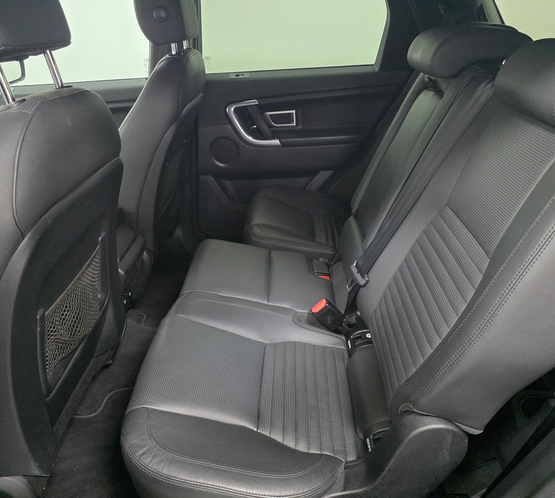 LAND ROVER Discovery Sport 2.0 TD4 HSE Luxury AT9-image-13