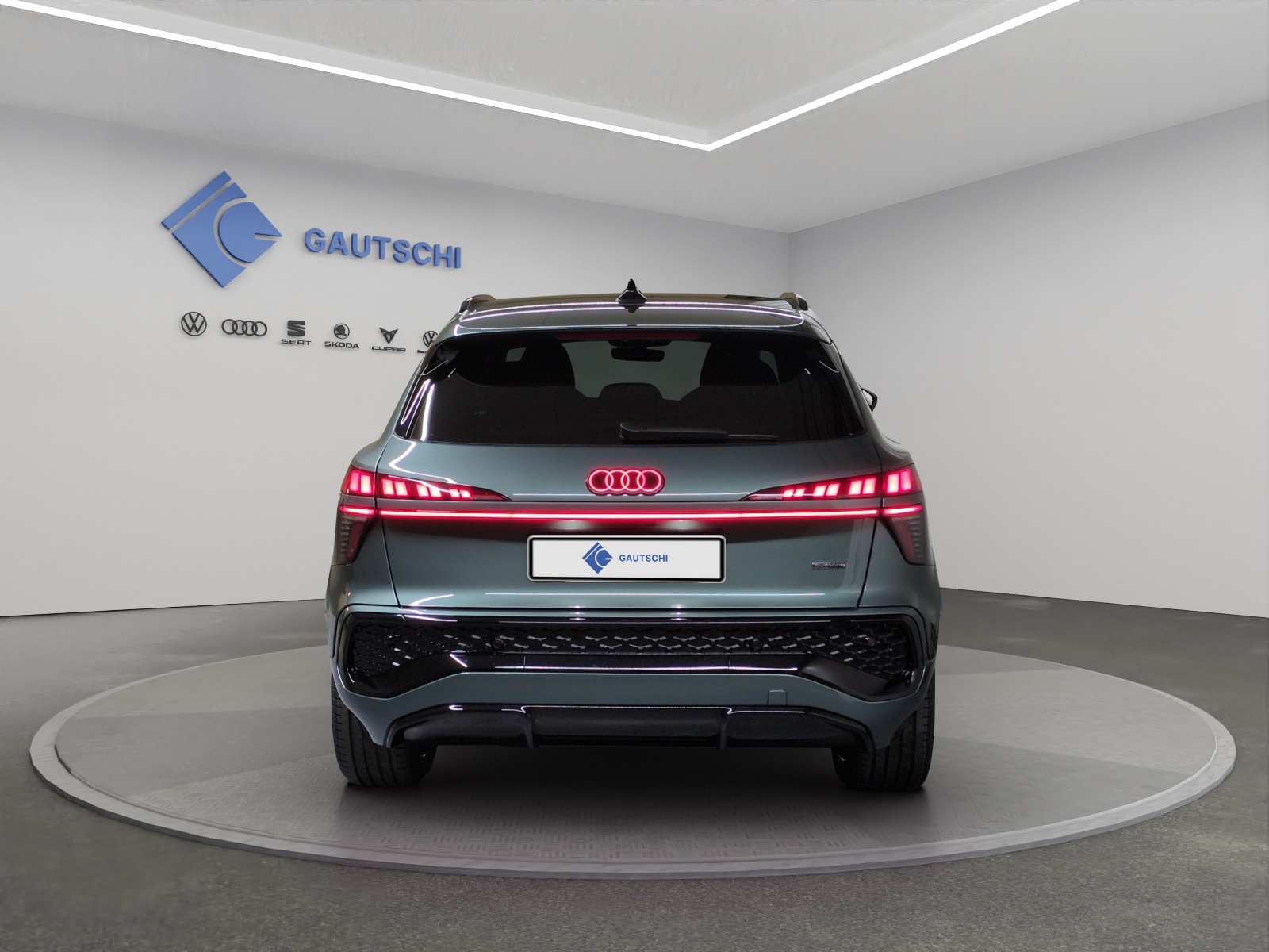 AUDI Q3 SUV TFSI quattro 195 kW S tronic-image-3