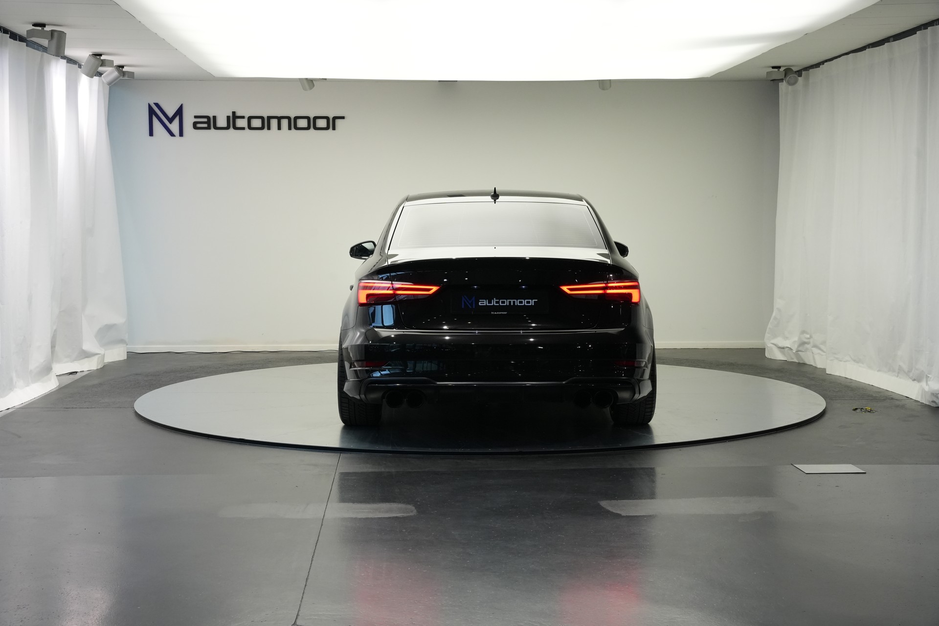 AUDI S3 Limousine 2.0 TFSI quattro S-tronic *Pantherschwarz* *Ego-X Auspuff*-image-5
