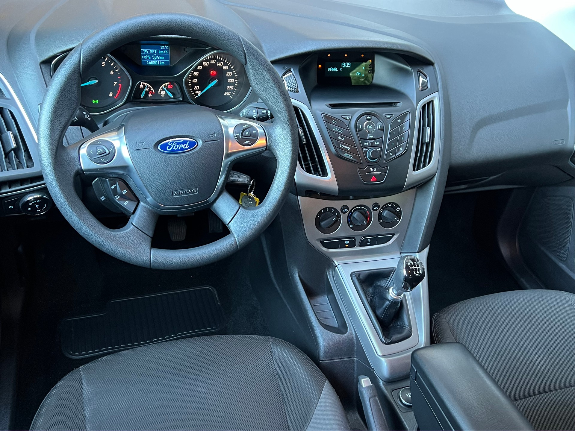 FORD Focus 1.0 SCTi Titanium-image-5