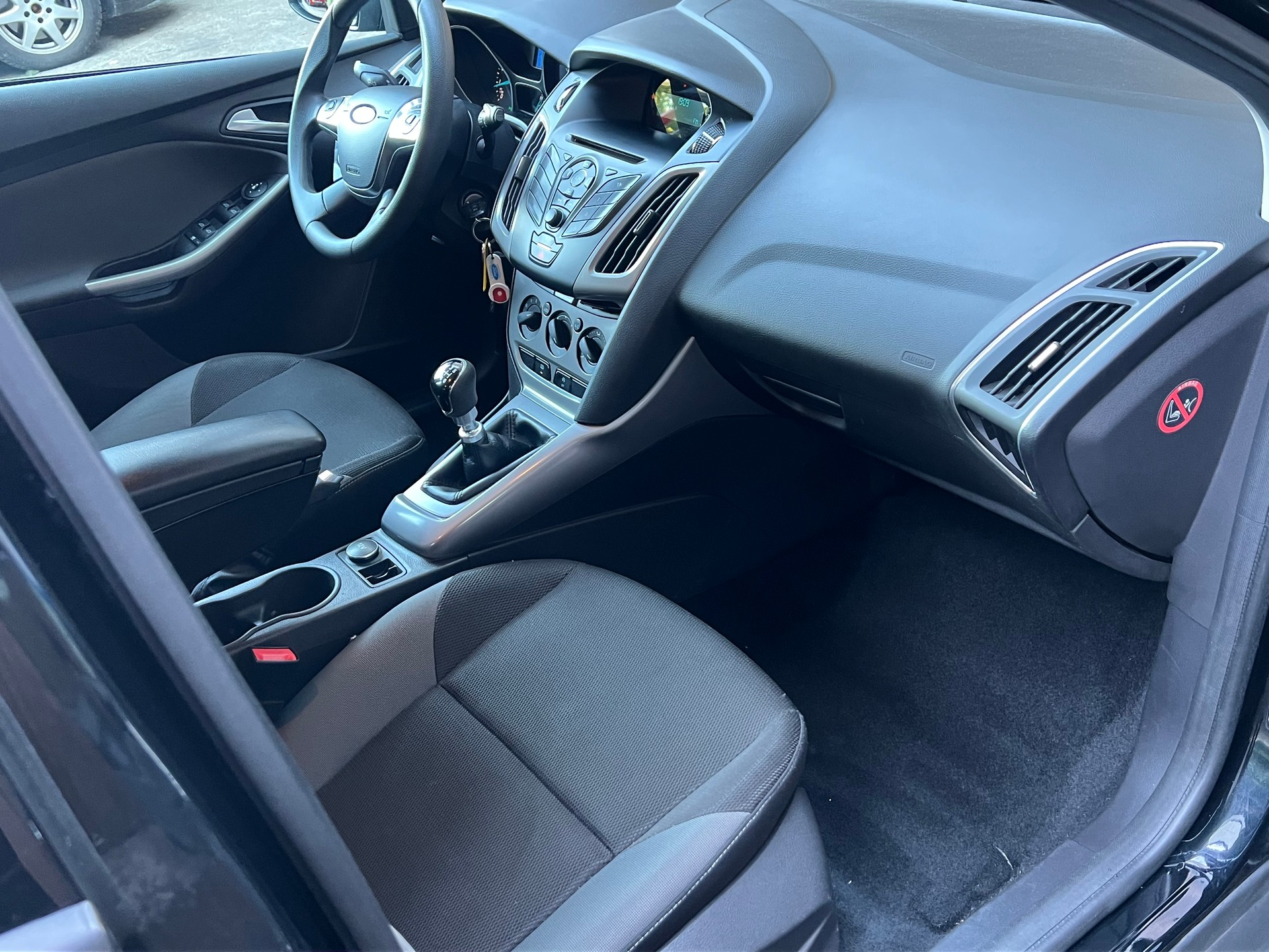 FORD Focus 1.0 SCTi Titanium-image-7