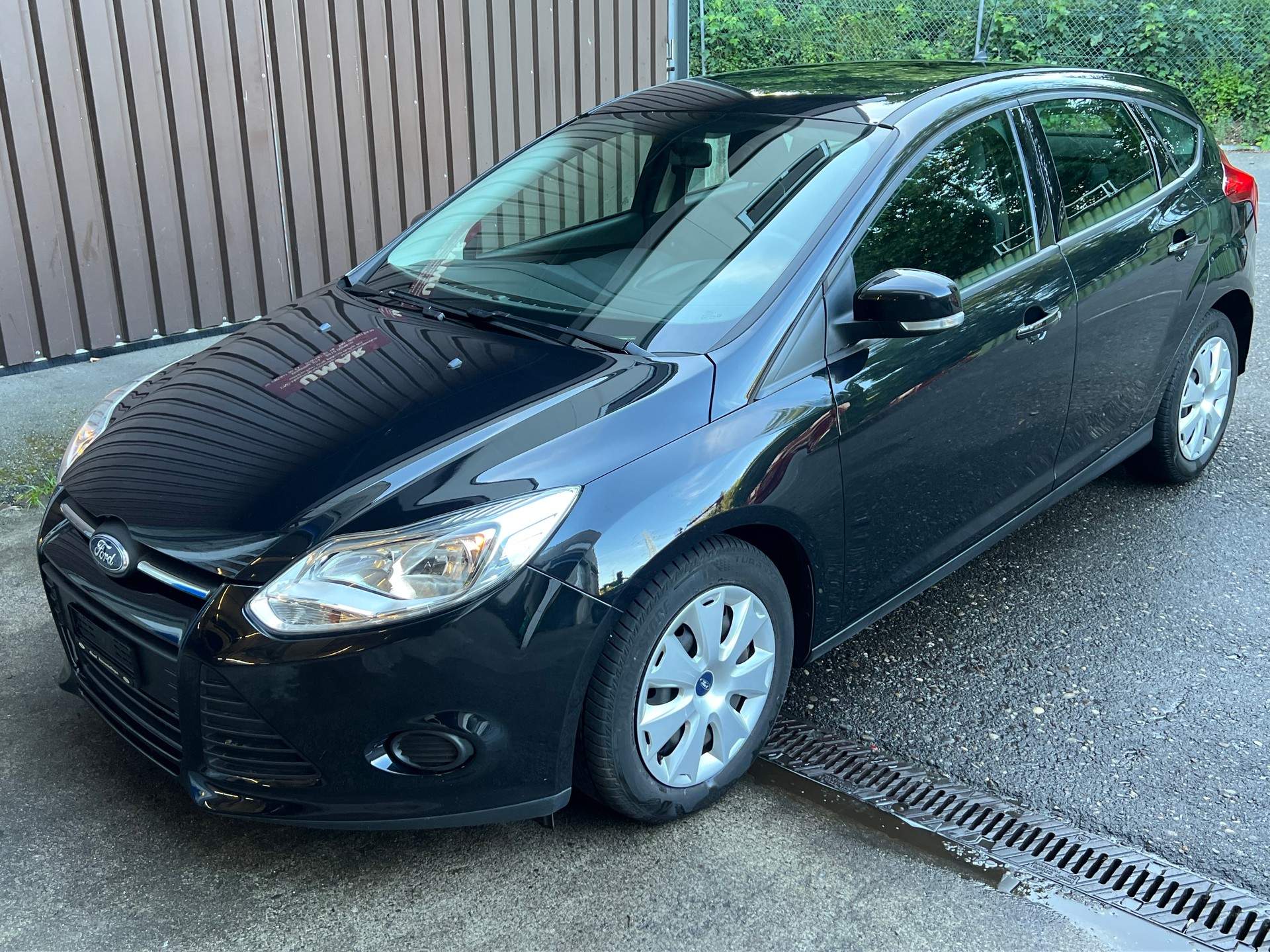 FORD Focus 1.0 SCTi Titanium-image-0