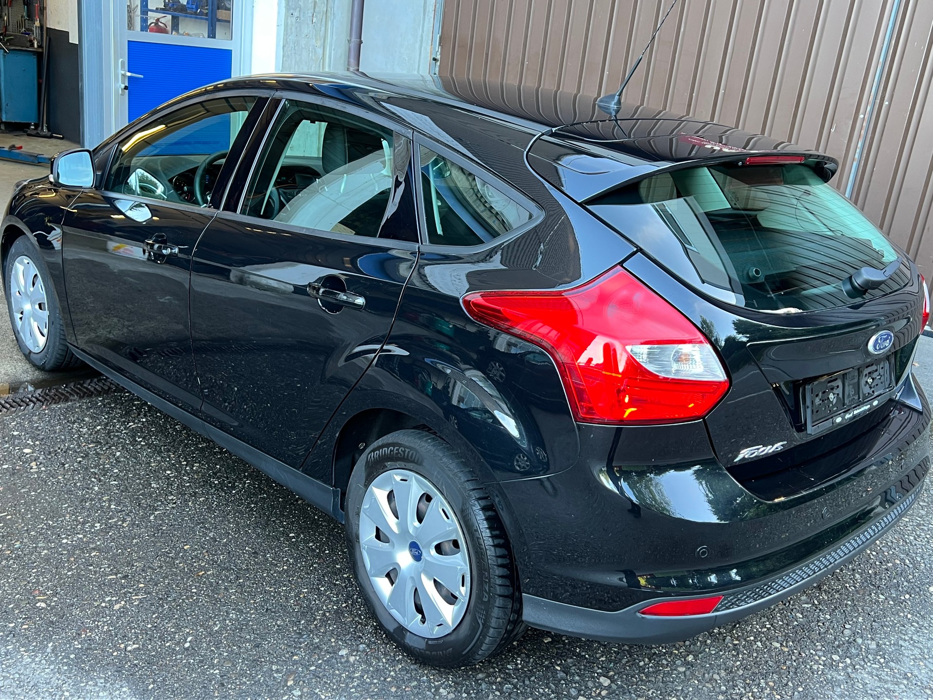 FORD Focus 1.0 SCTi Titanium-image-3