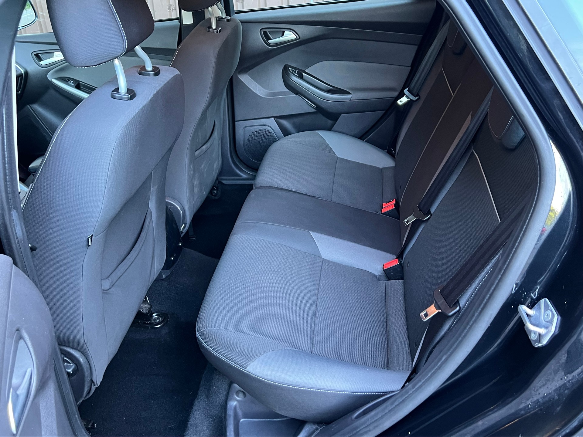 FORD Focus 1.0 SCTi Titanium-image-4