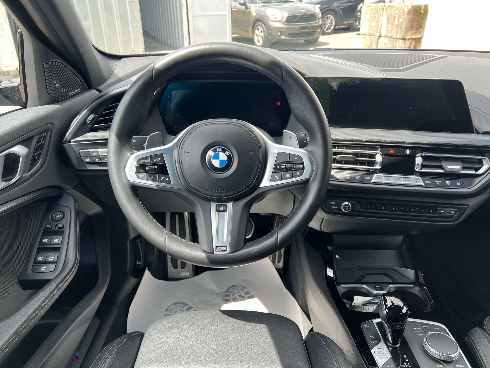 BMW M135i xDrive Steptronic-image-11