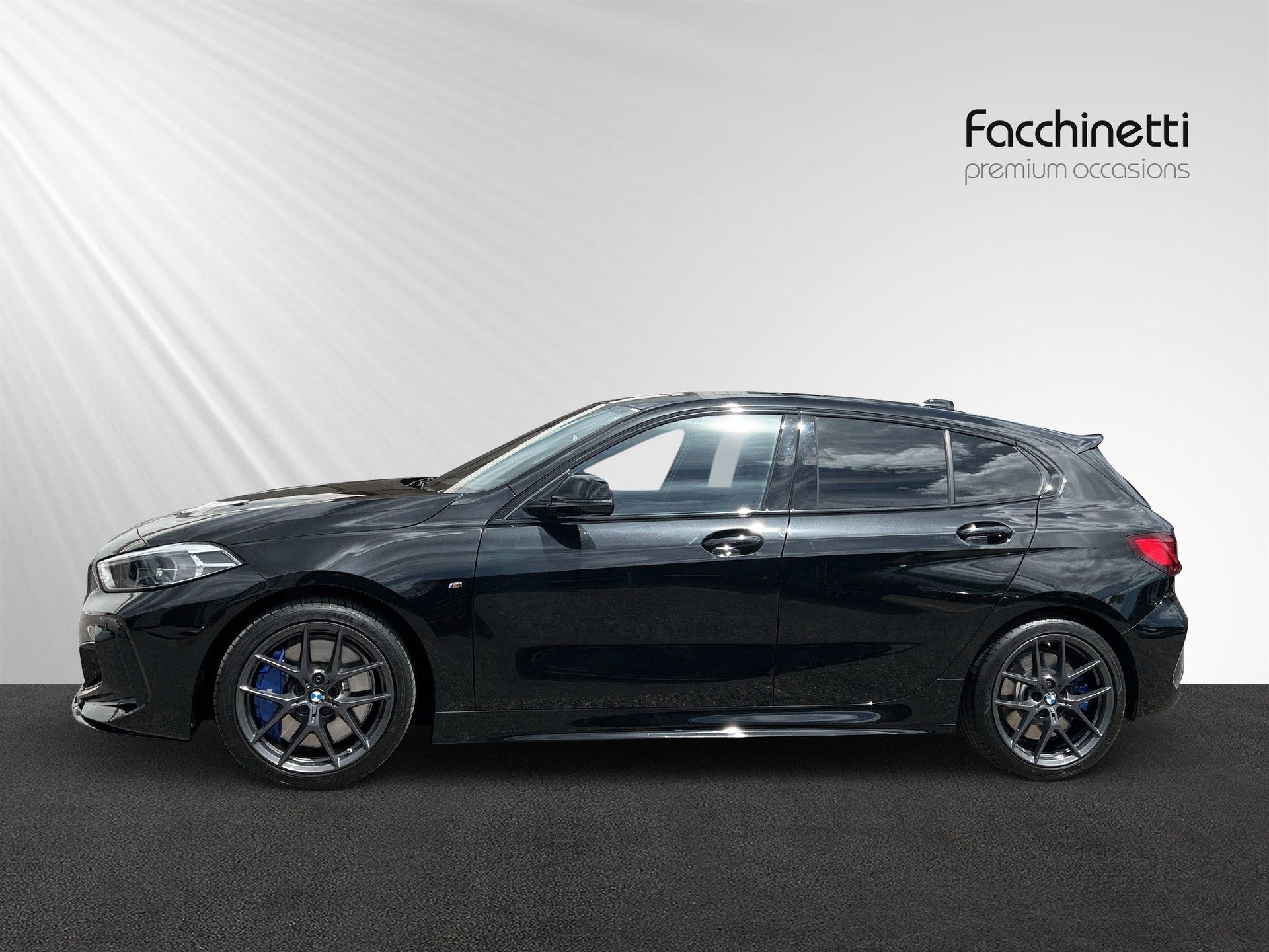 BMW M135i xDrive Steptronic-image-1