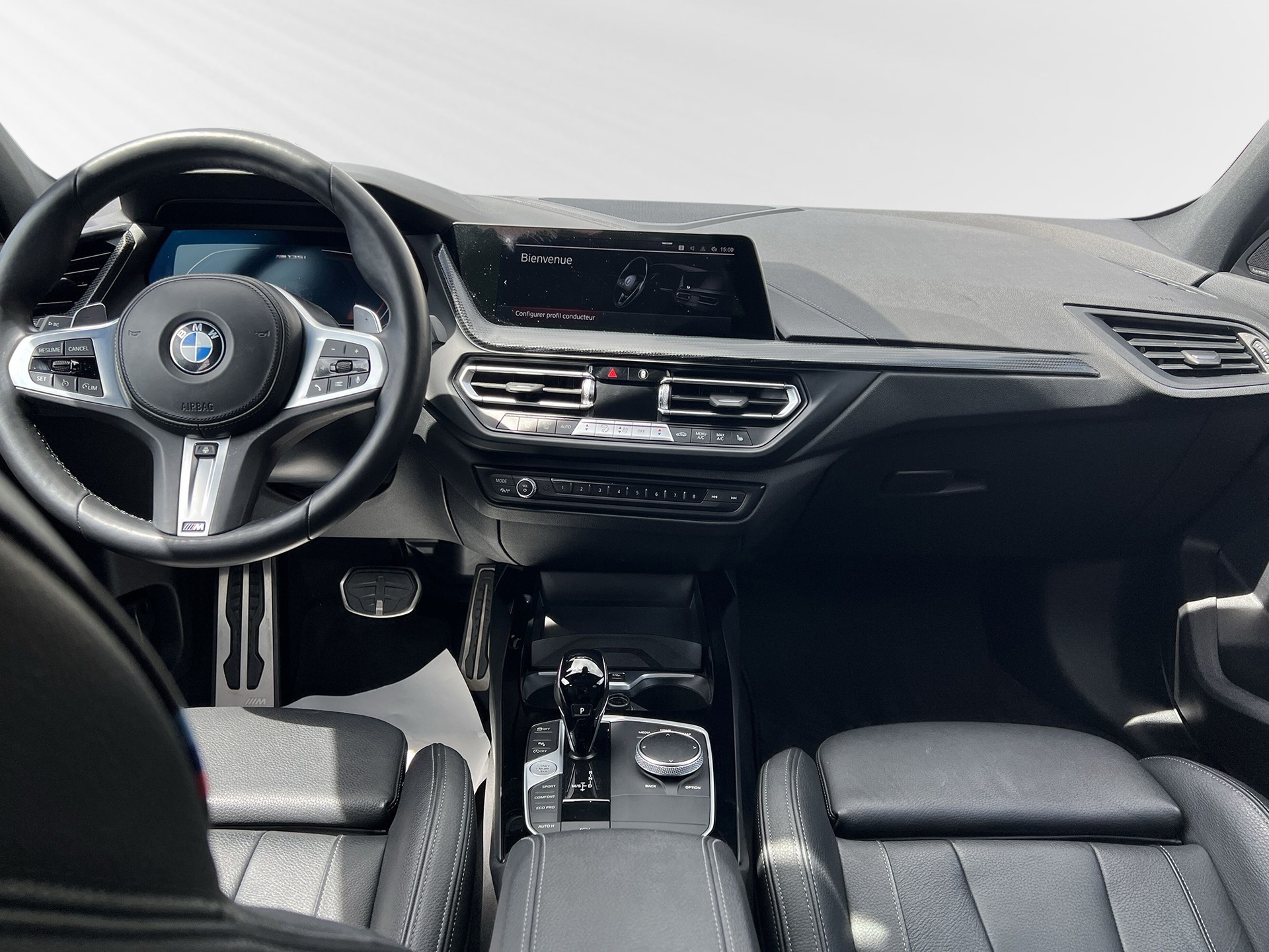BMW M135i xDrive Steptronic-image-5