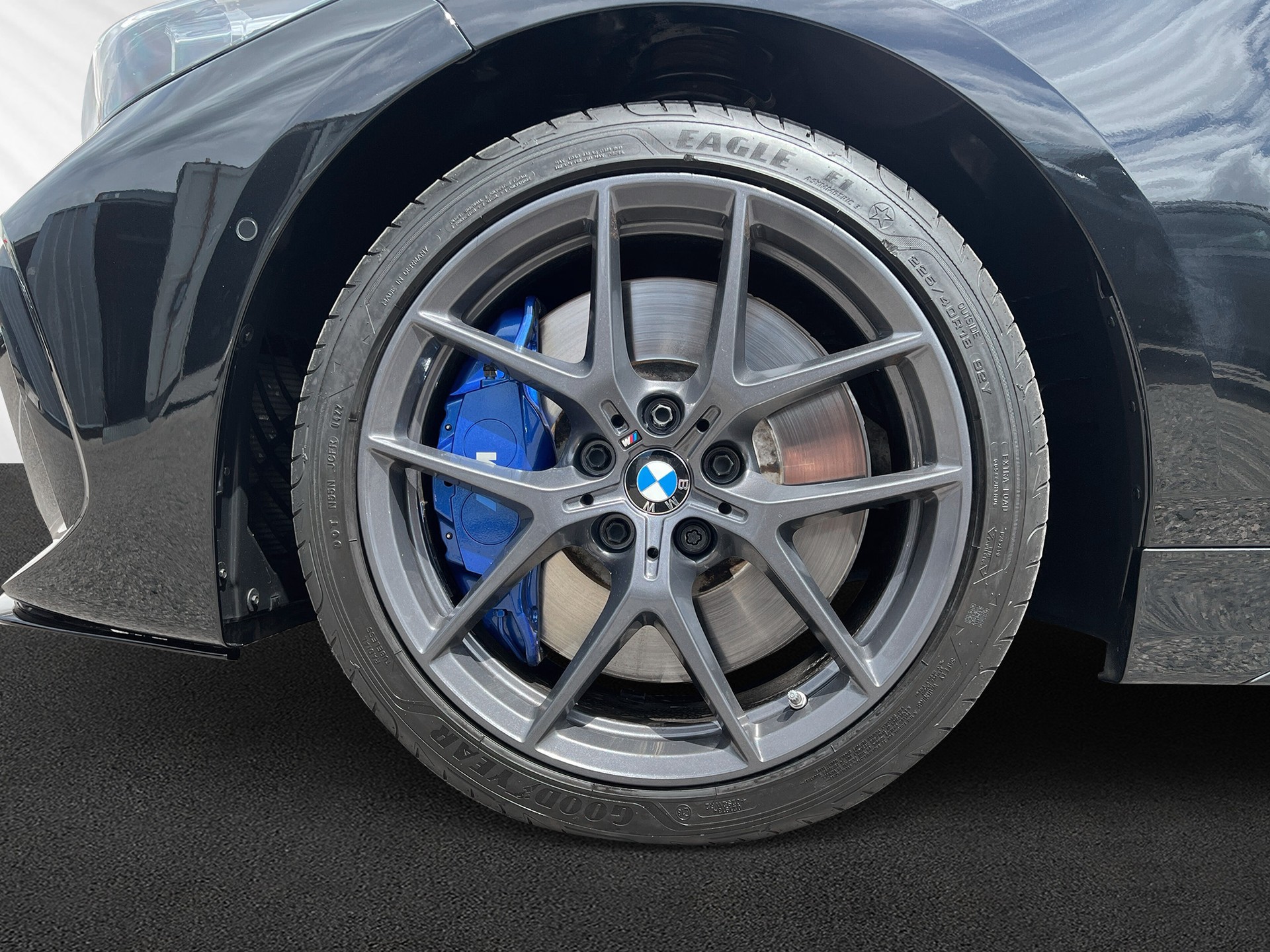 BMW M135i xDrive Steptronic-image-8