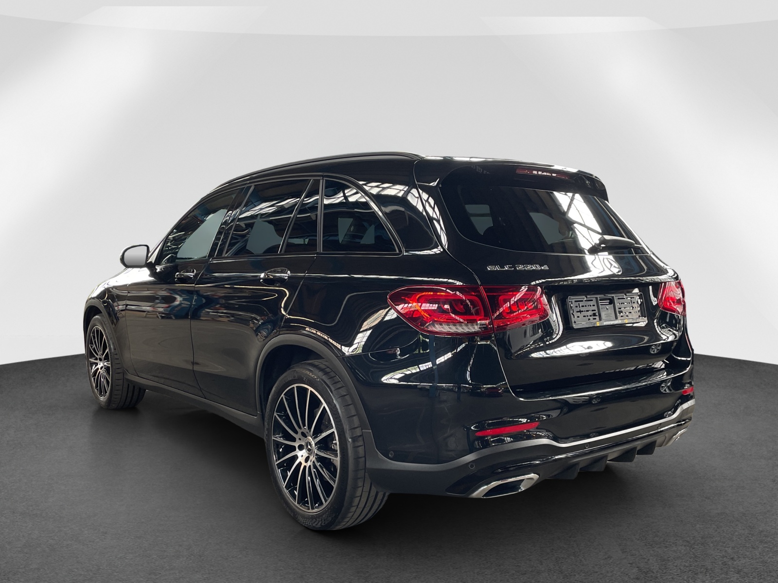 MERCEDES-BENZ GLC 220 d AMG Line 4m-image-3