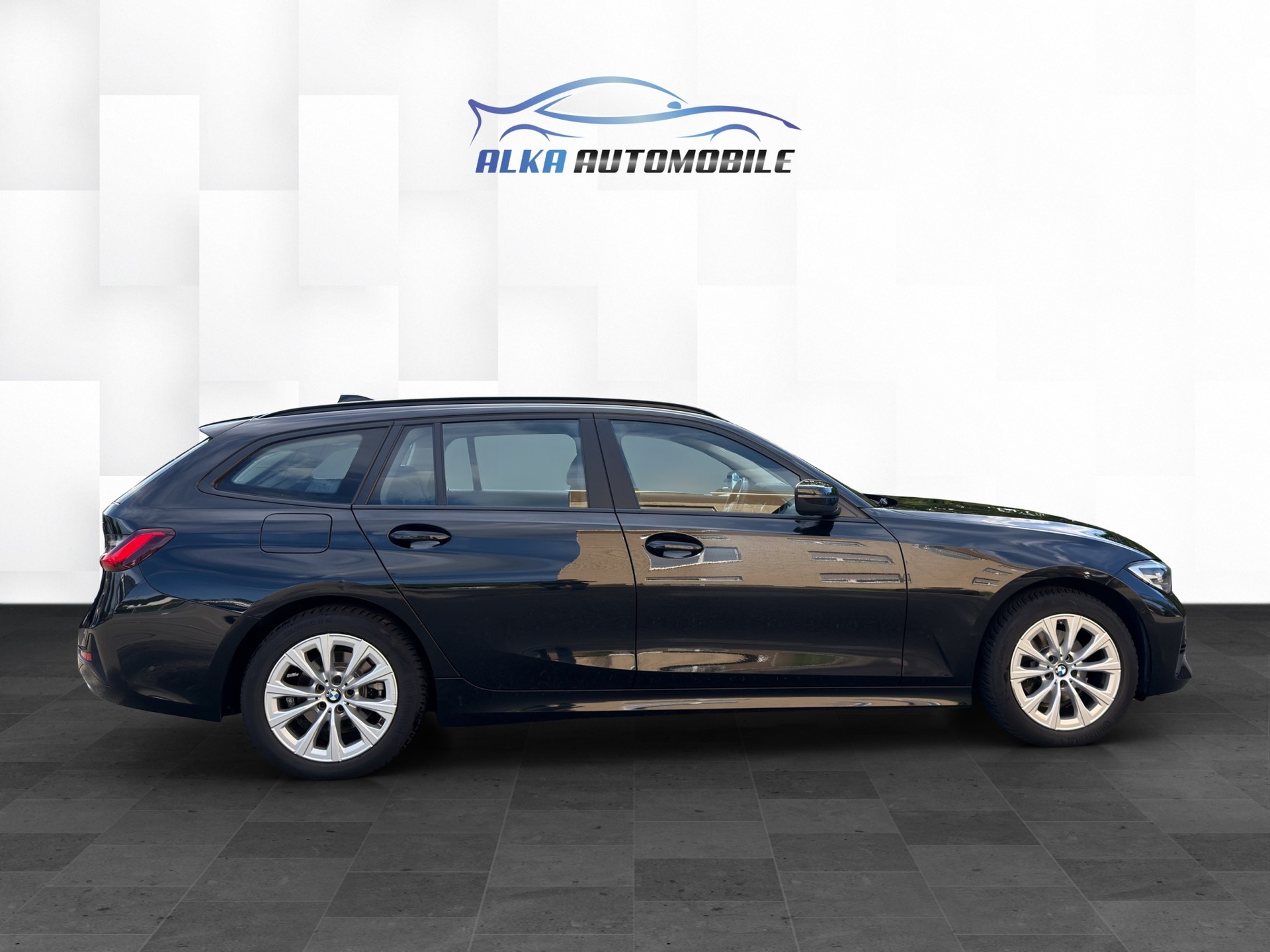 BMW 320d xDrive 48V Touring Steptronic-image-6
