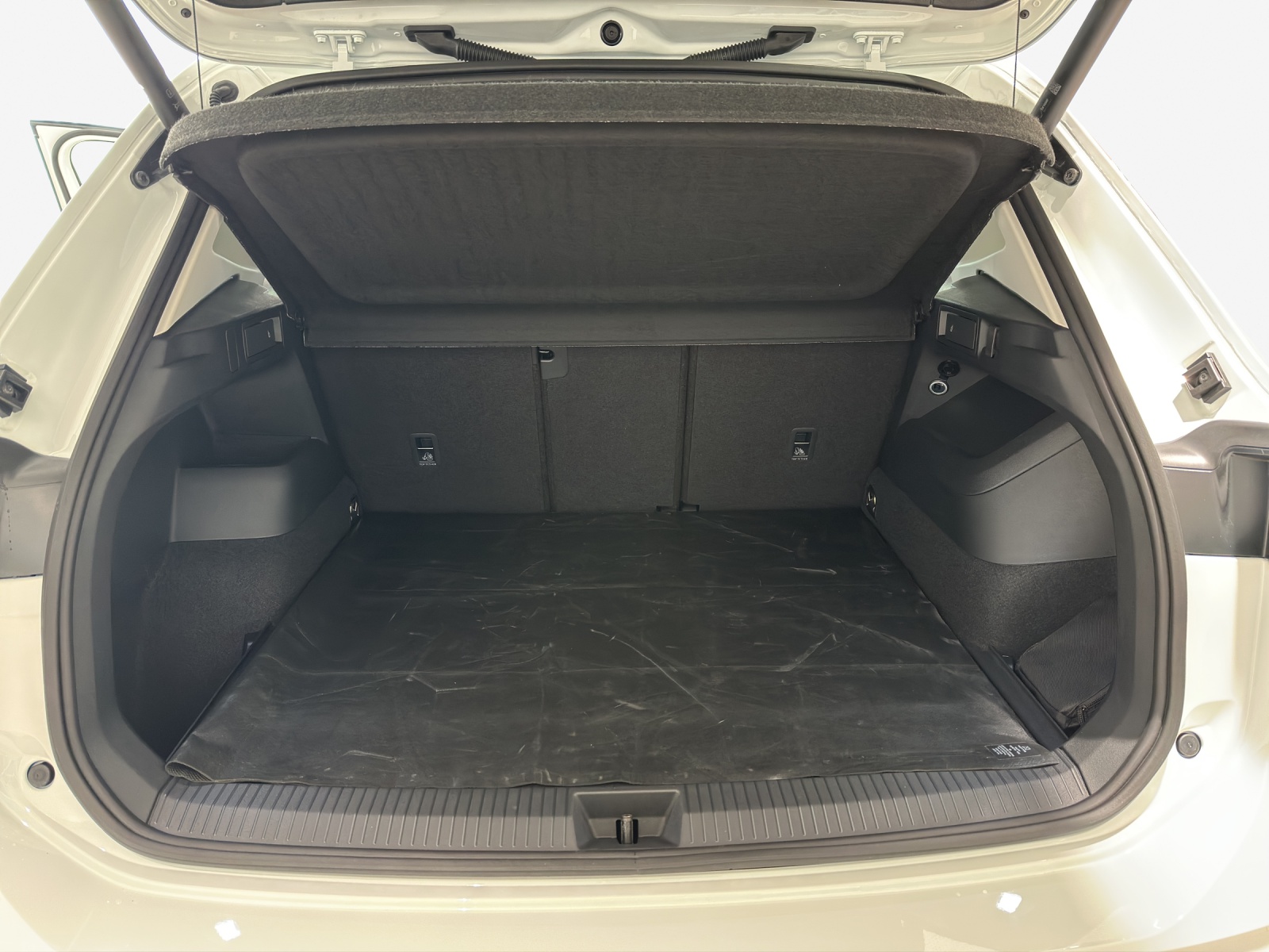VW Tiguan 2.0 TSI DSG Life 4Motion-image-12