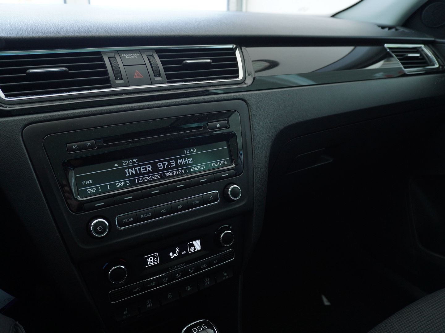 SKODA Rapid Spaceback 1.4 TSI Elegance DSG-image-8