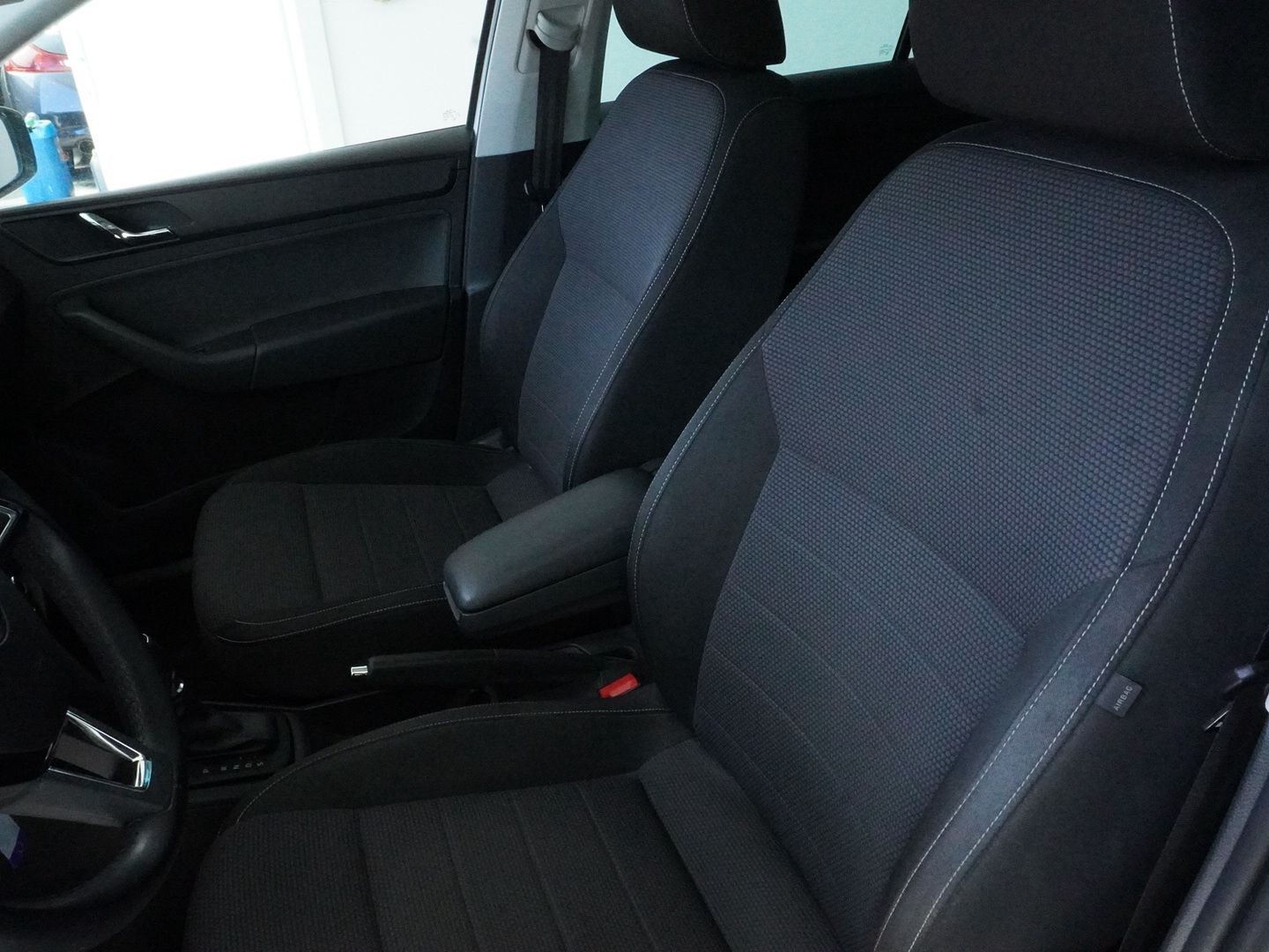 SKODA Rapid Spaceback 1.4 TSI Elegance DSG-image-4