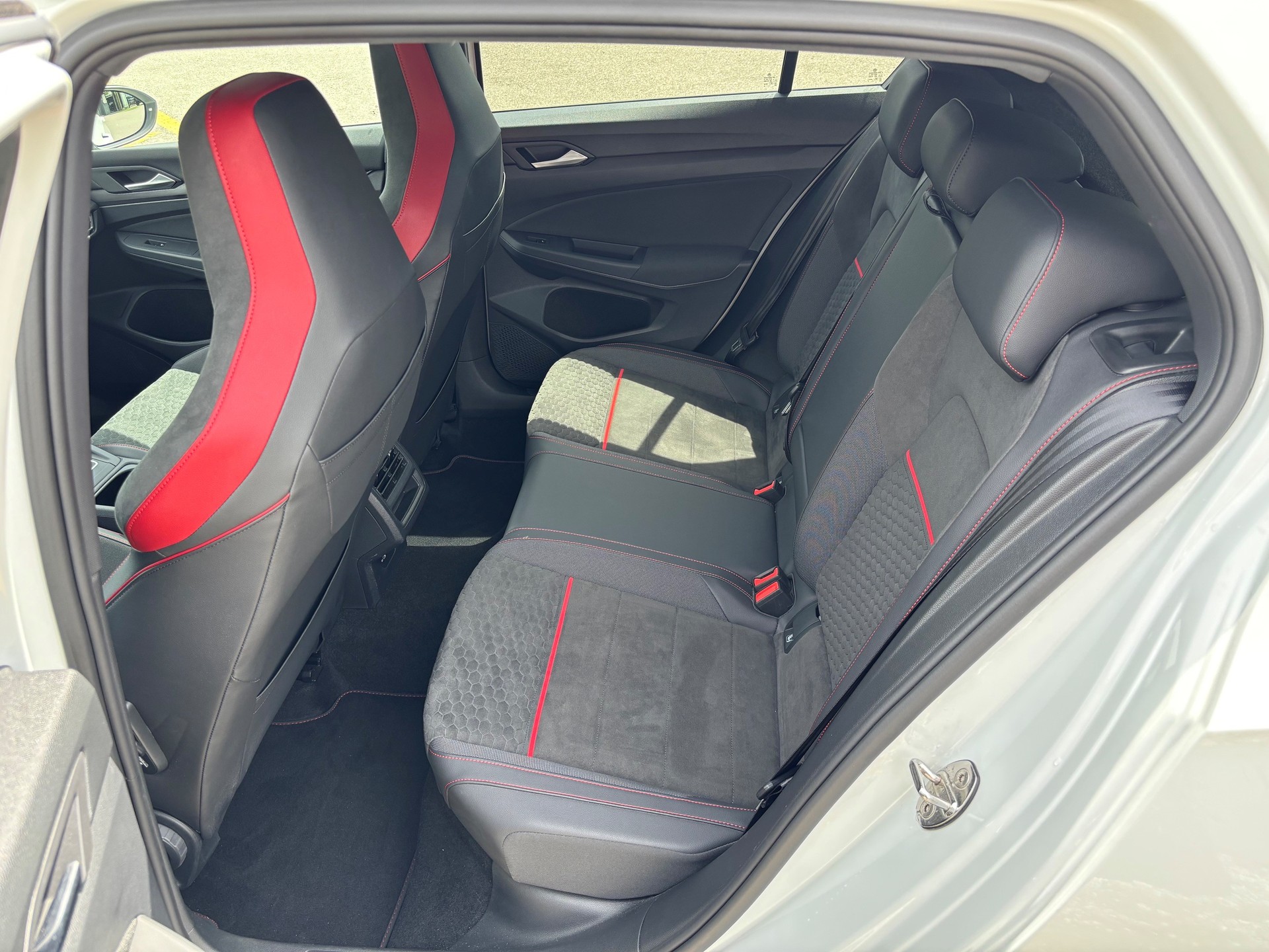 VW Golf 8 2.0 TSI GTI Clubsport DSG-image-13