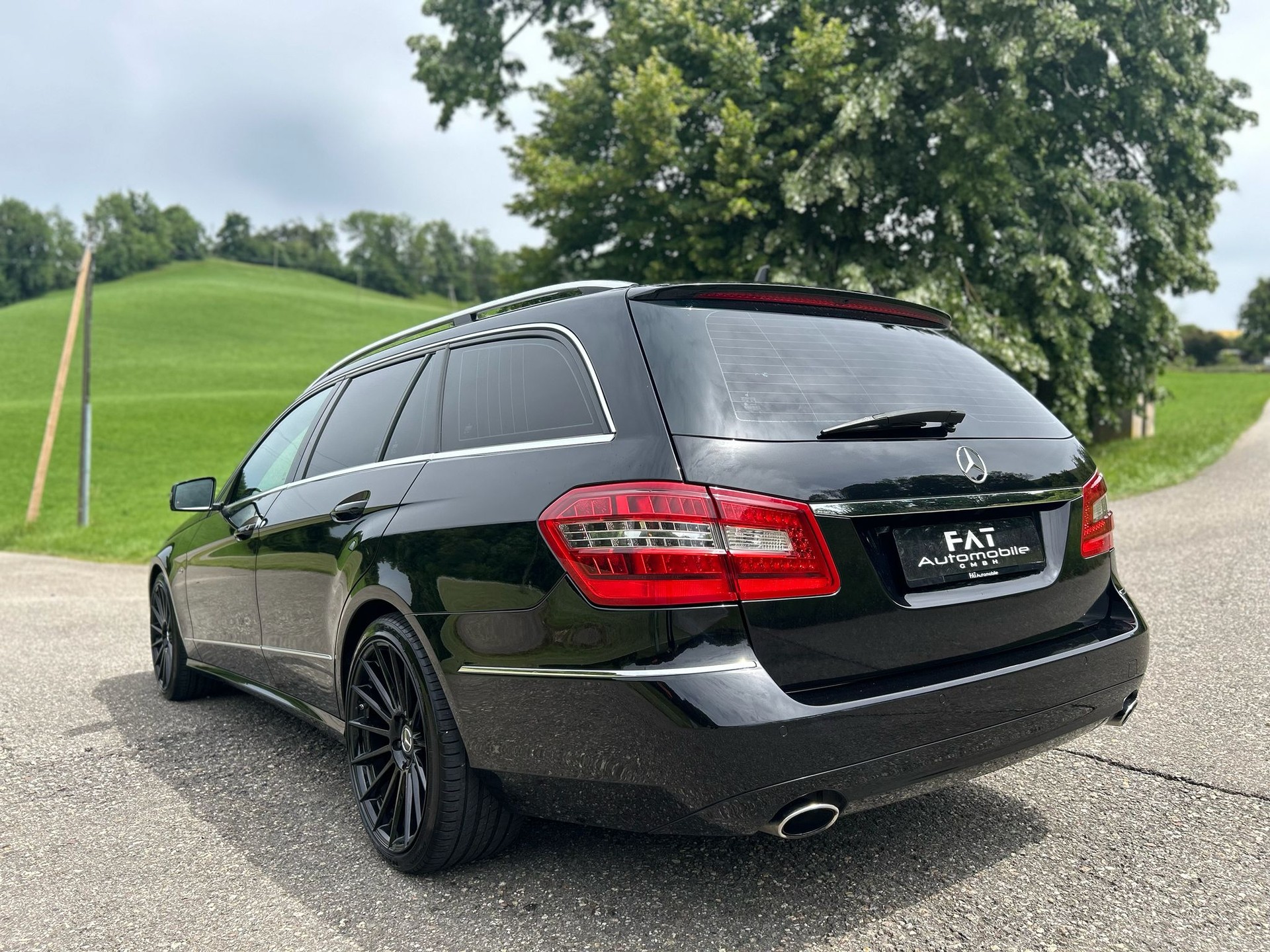 MERCEDES-BENZ E 300 CDI BlueEfficiency Avantgarde 7G-Tronic-image-2