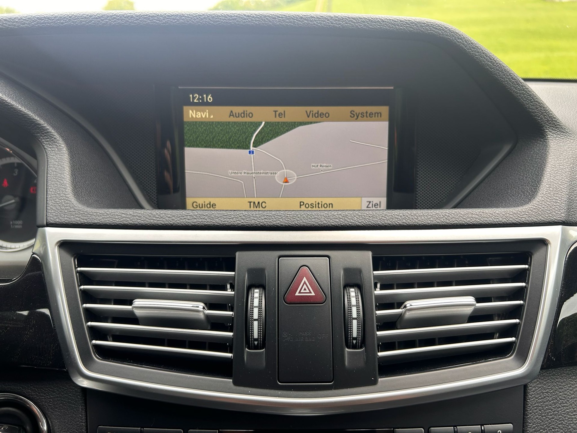 MERCEDES-BENZ E 300 CDI BlueEfficiency Avantgarde 7G-Tronic-image-27