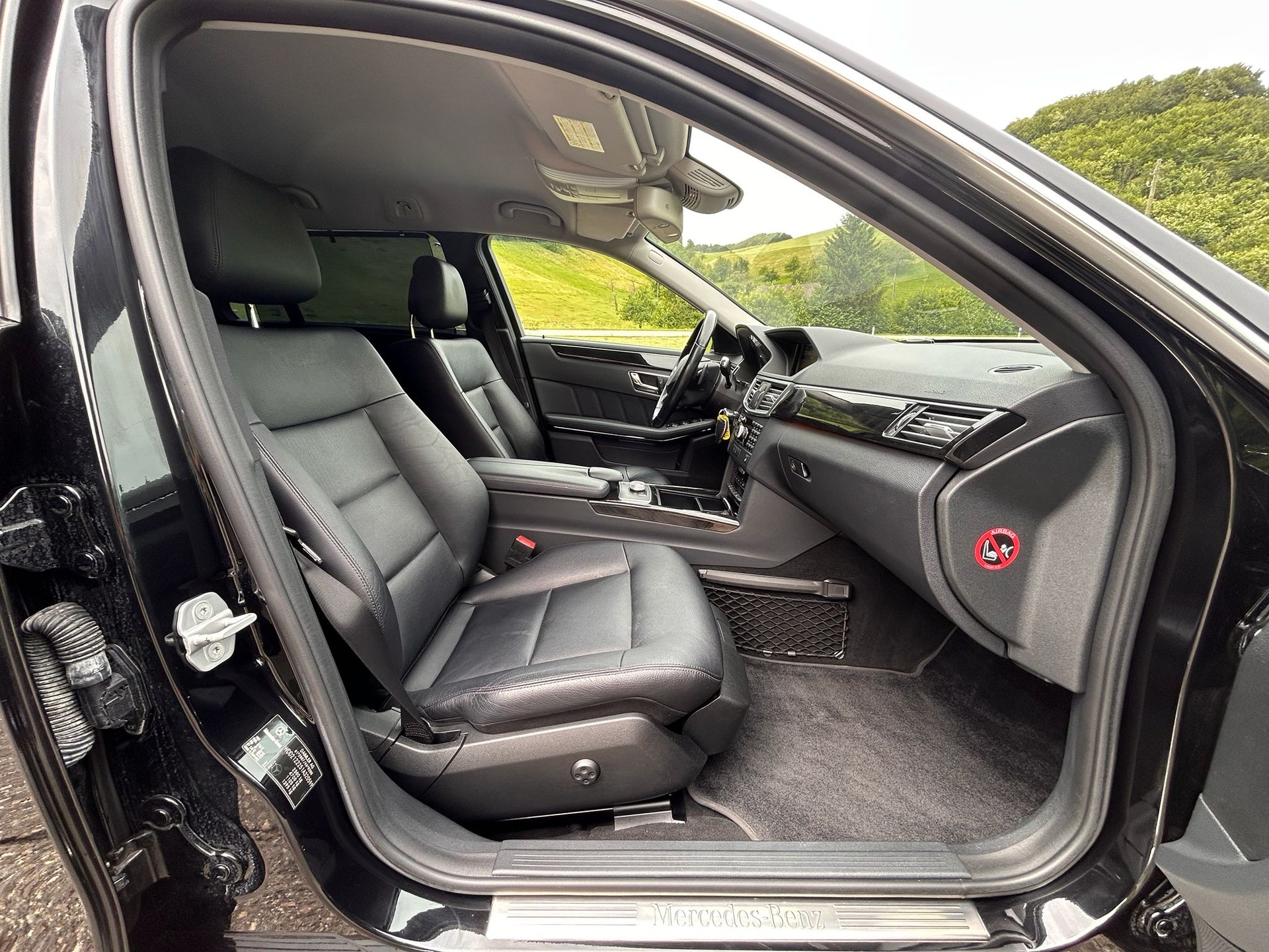 MERCEDES-BENZ E 300 CDI BlueEfficiency Avantgarde 7G-Tronic-image-11