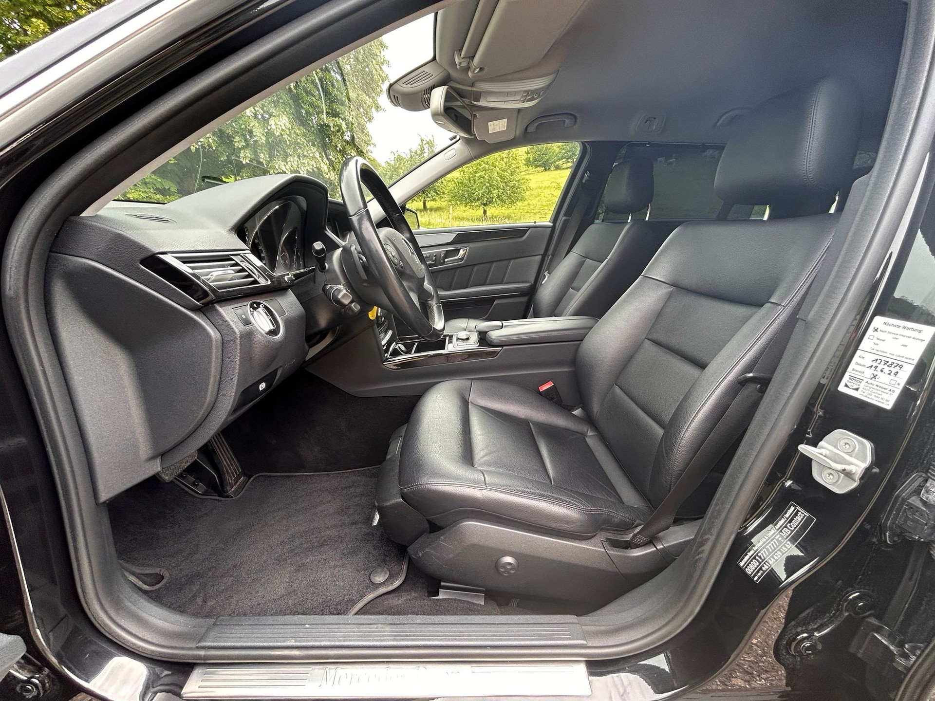 MERCEDES-BENZ E 300 CDI BlueEfficiency Avantgarde 7G-Tronic-image-14