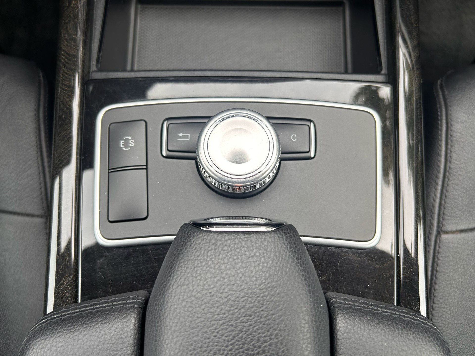 MERCEDES-BENZ E 300 CDI BlueEfficiency Avantgarde 7G-Tronic-image-24