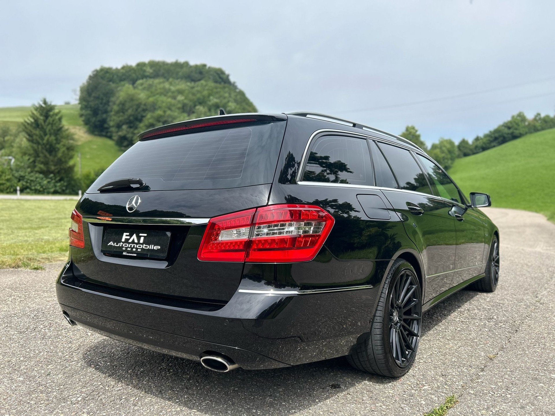 MERCEDES-BENZ E 300 CDI BlueEfficiency Avantgarde 7G-Tronic-image-4
