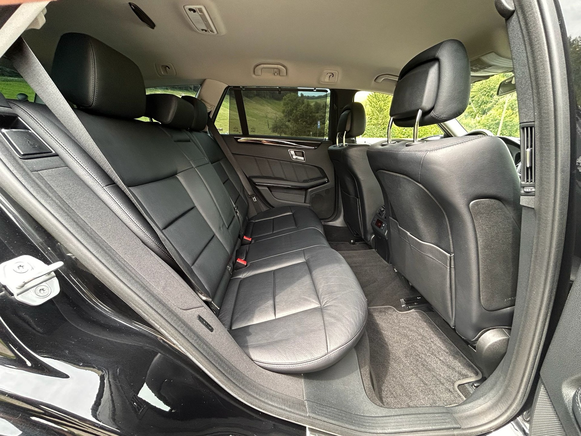 MERCEDES-BENZ E 300 CDI BlueEfficiency Avantgarde 7G-Tronic-image-10