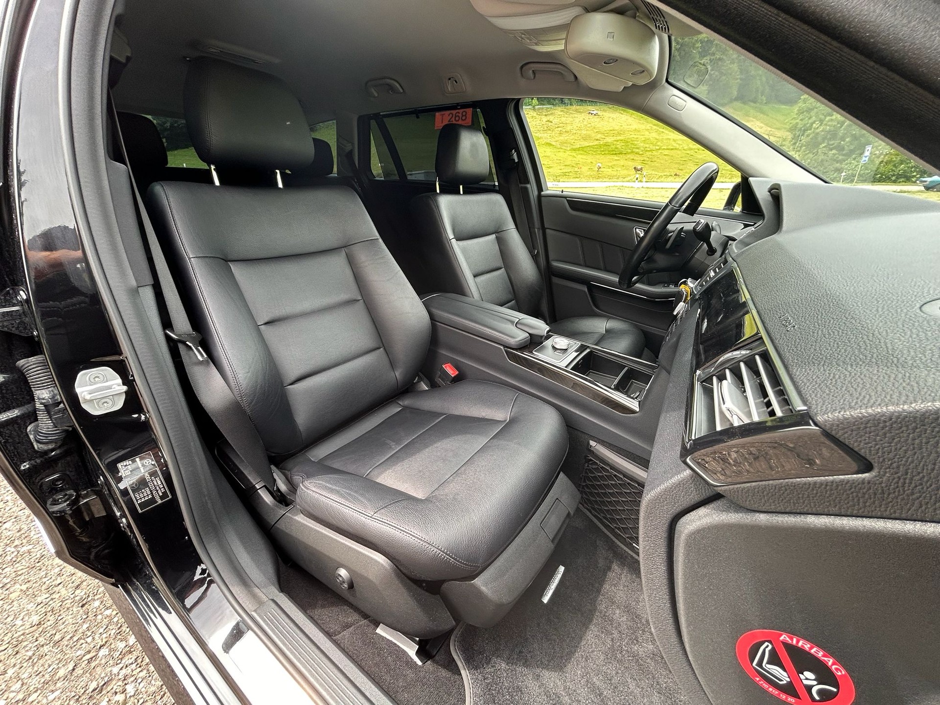 MERCEDES-BENZ E 300 CDI BlueEfficiency Avantgarde 7G-Tronic-image-12