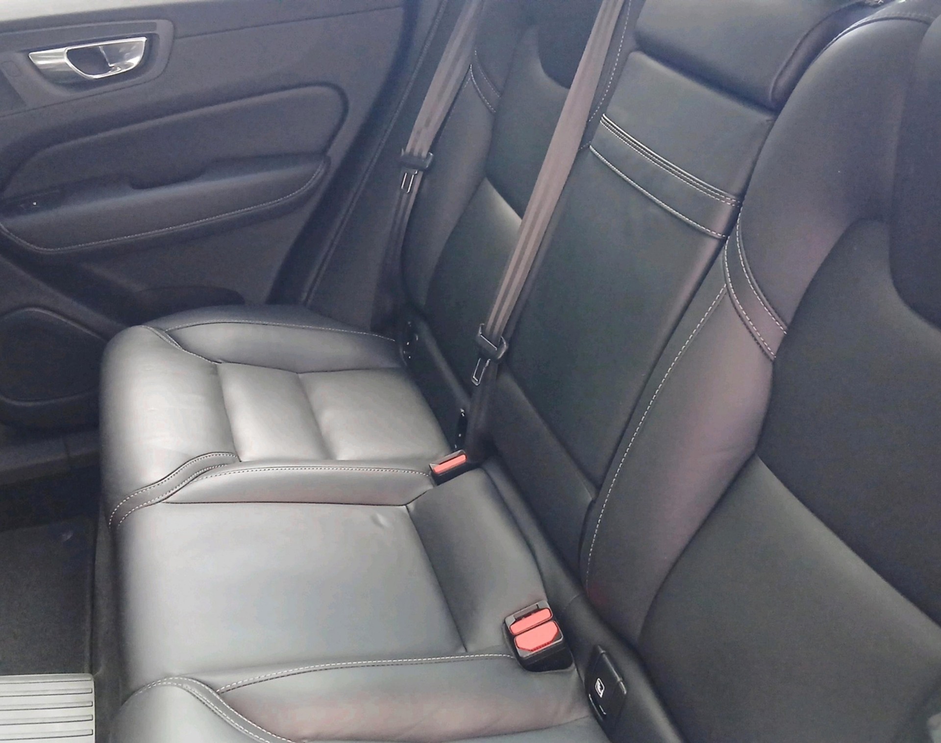 VOLVO XC60 2.0 T8 TE Inscription eAW-image-3