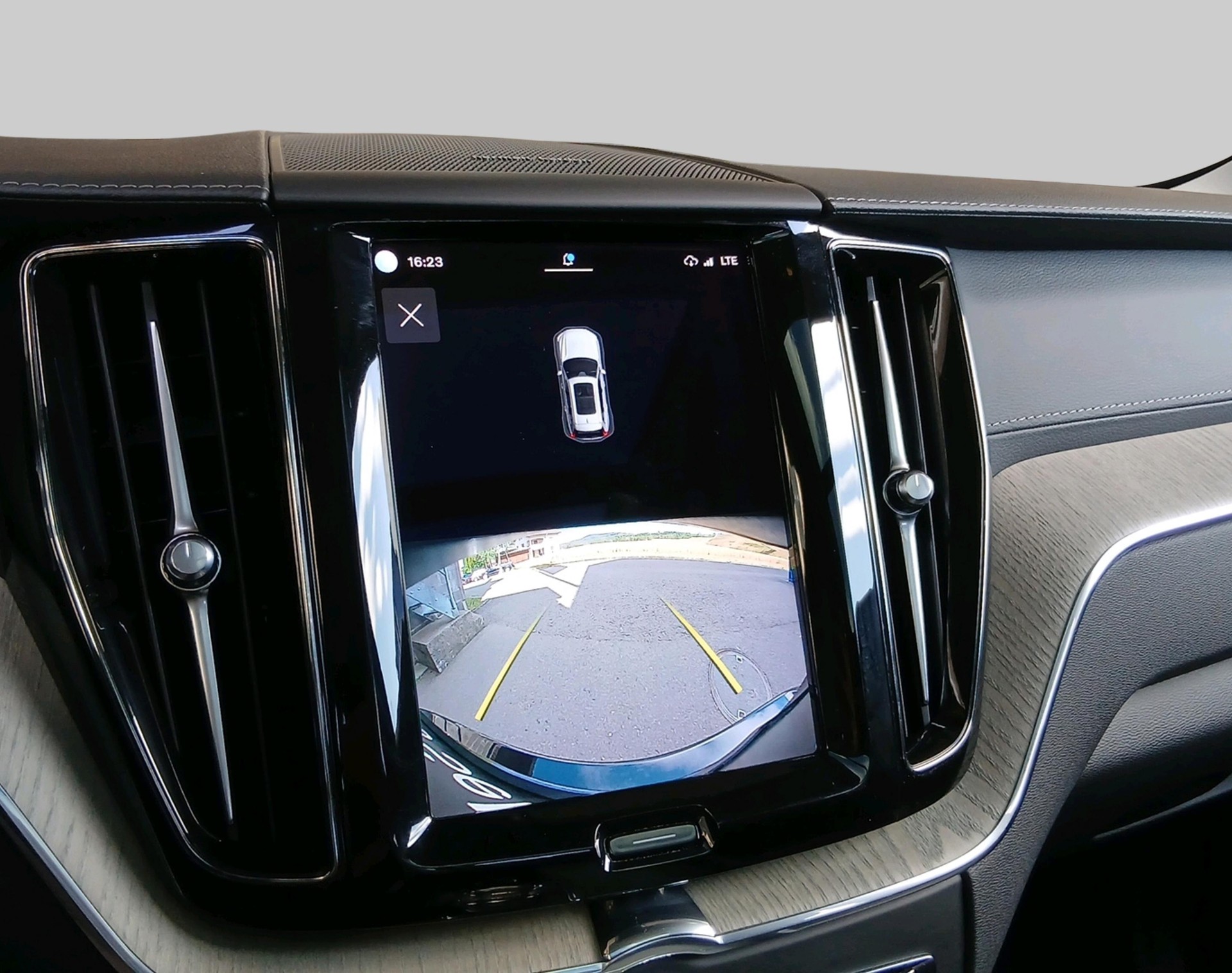 VOLVO XC60 2.0 T8 TE Inscription eAW-image-13