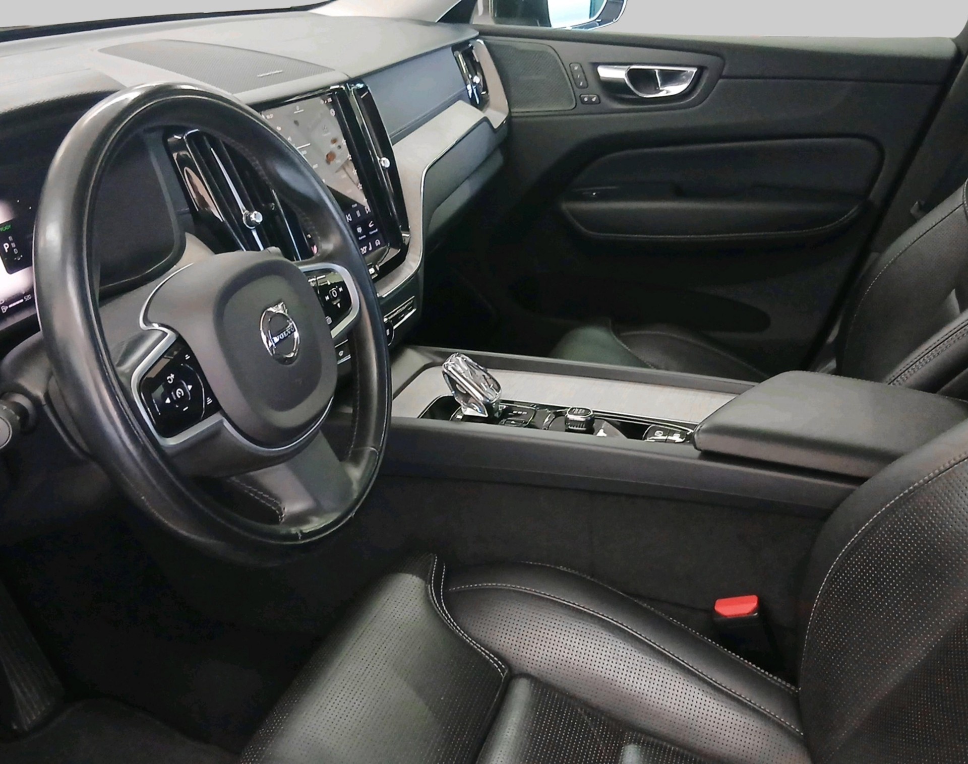VOLVO XC60 2.0 T8 TE Inscription eAW-image-2