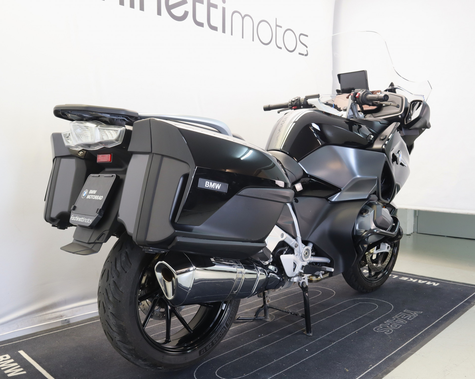 BMW R 1250 RT Triple Black-showroom-element-3