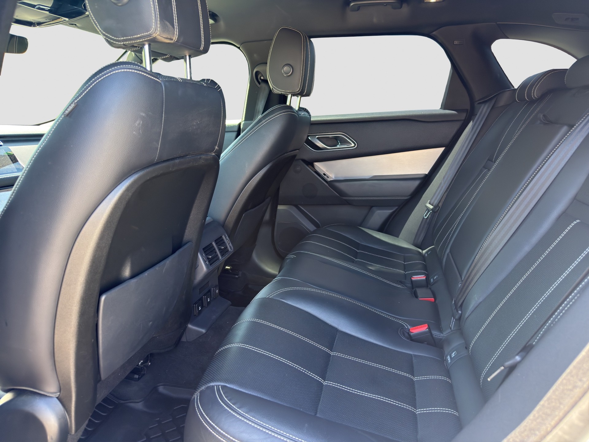 LAND ROVER Range Rover Velar R-Dynamic D 275 SE Automatic-image-11